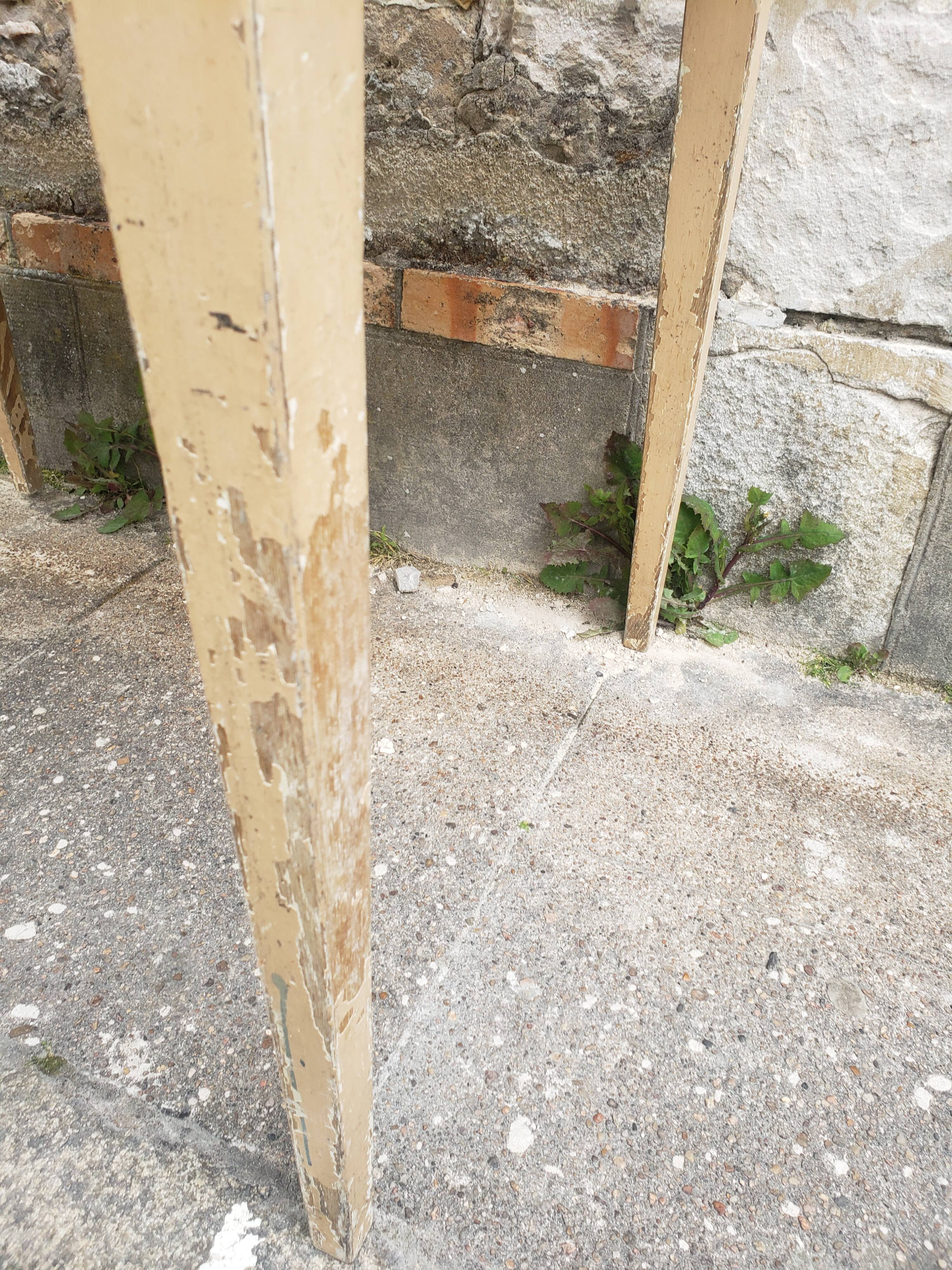 Table de ferme à tiroir