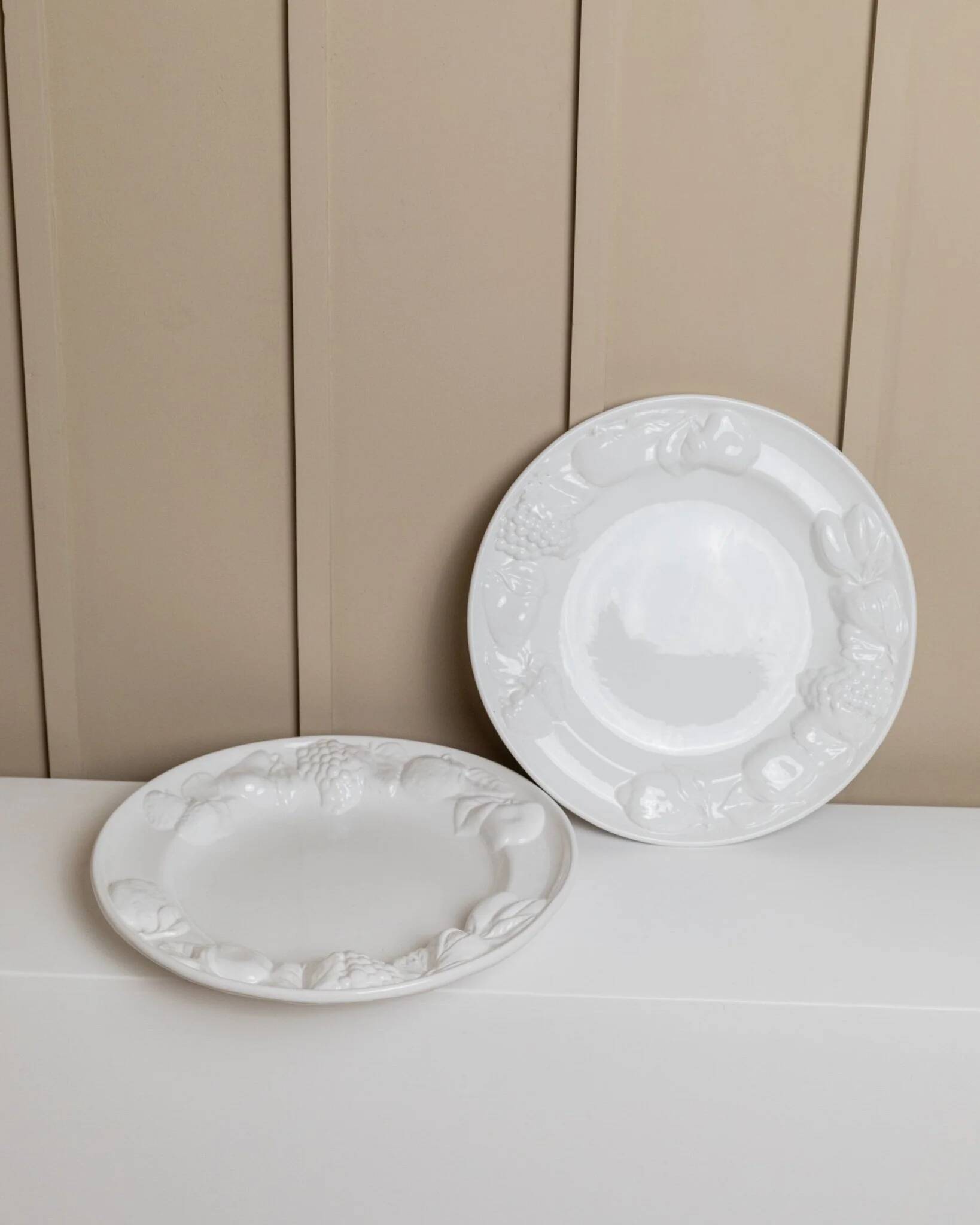 Set of 2 White Ceramic Plates with Sculpted Fruit Relief – Vintage Italy 1980s Mid-Century Decor