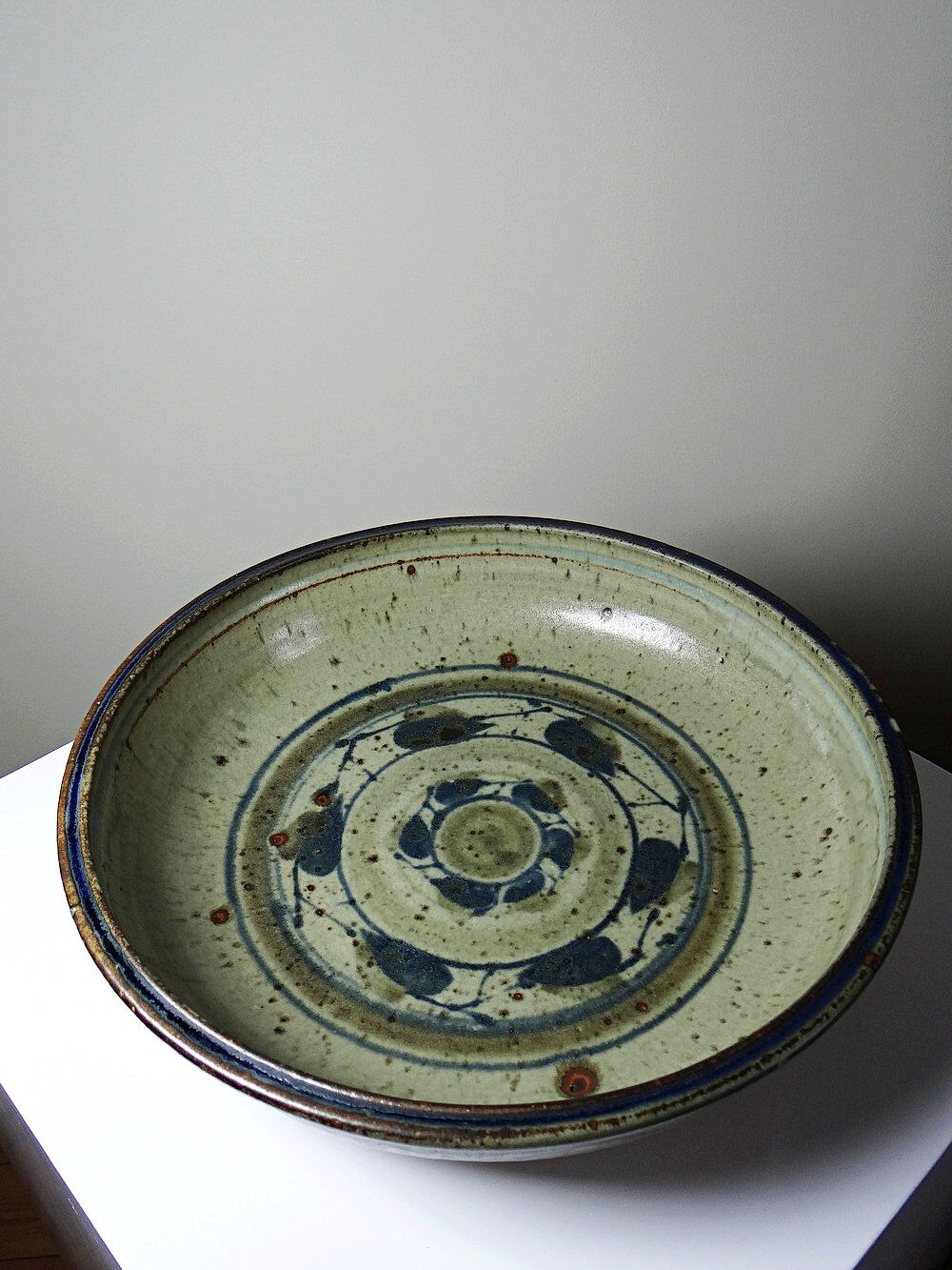 Vintage 1960s-1970s pyrite art stone fruit bowl.