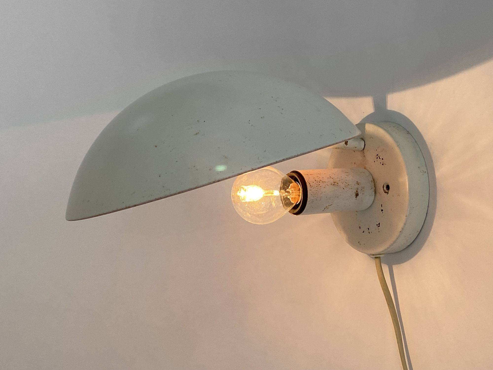 Wall light/sconce PH Hat, early edition, by Poul Henningsen for Louis Poulsen