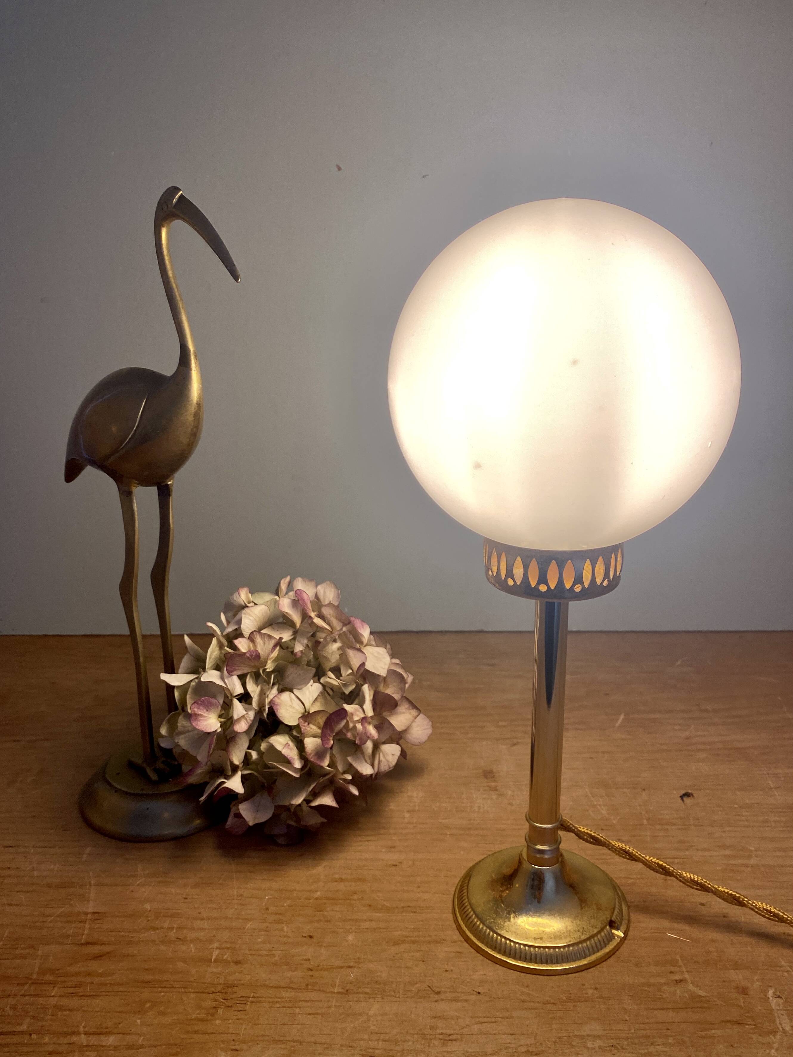 Vintage globe table lamp in white opaline