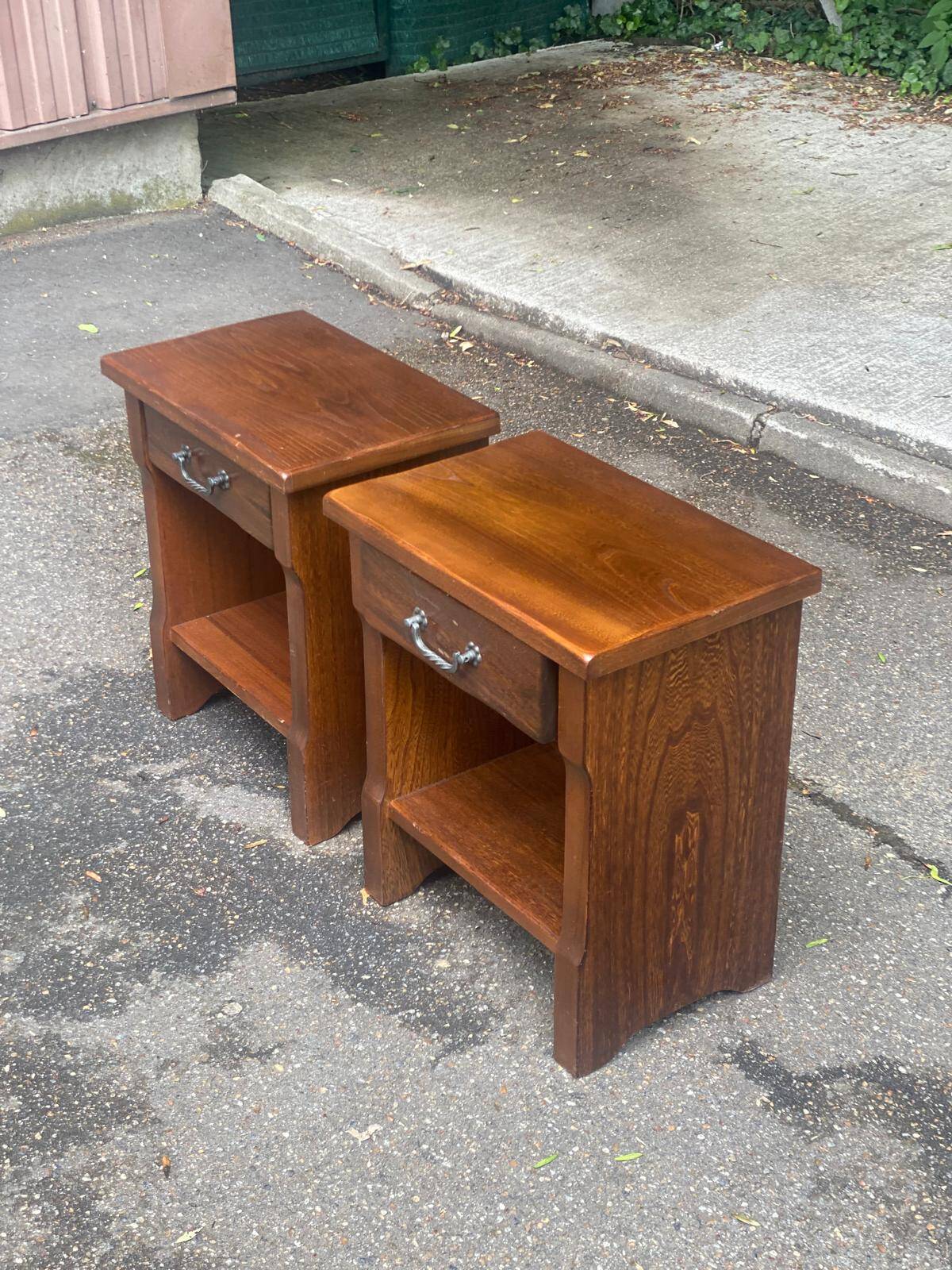 2 tables de chevet Acadie en bois massif années 70