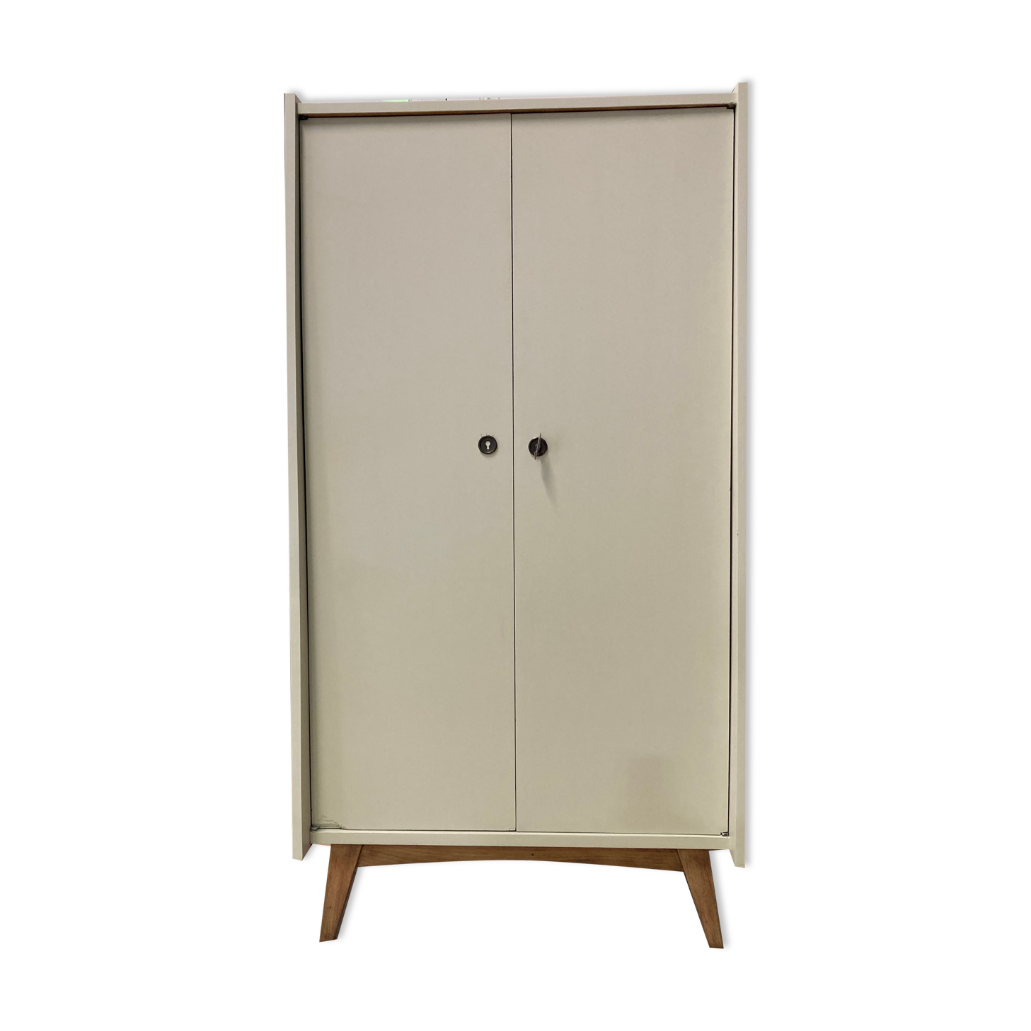 Compass foot cabinet