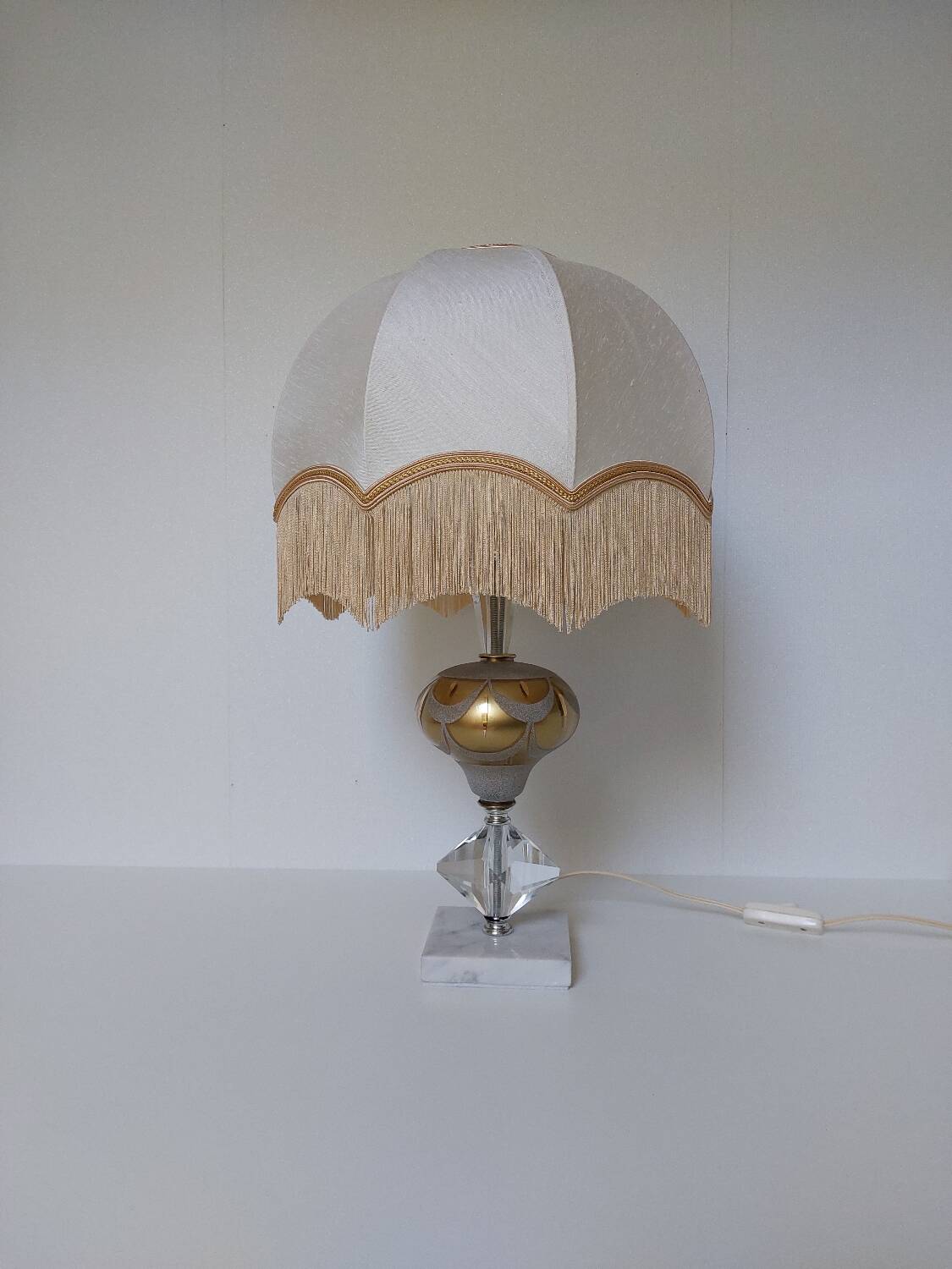 Lampe cristal taillé à la main et marbre blanc 57 cm