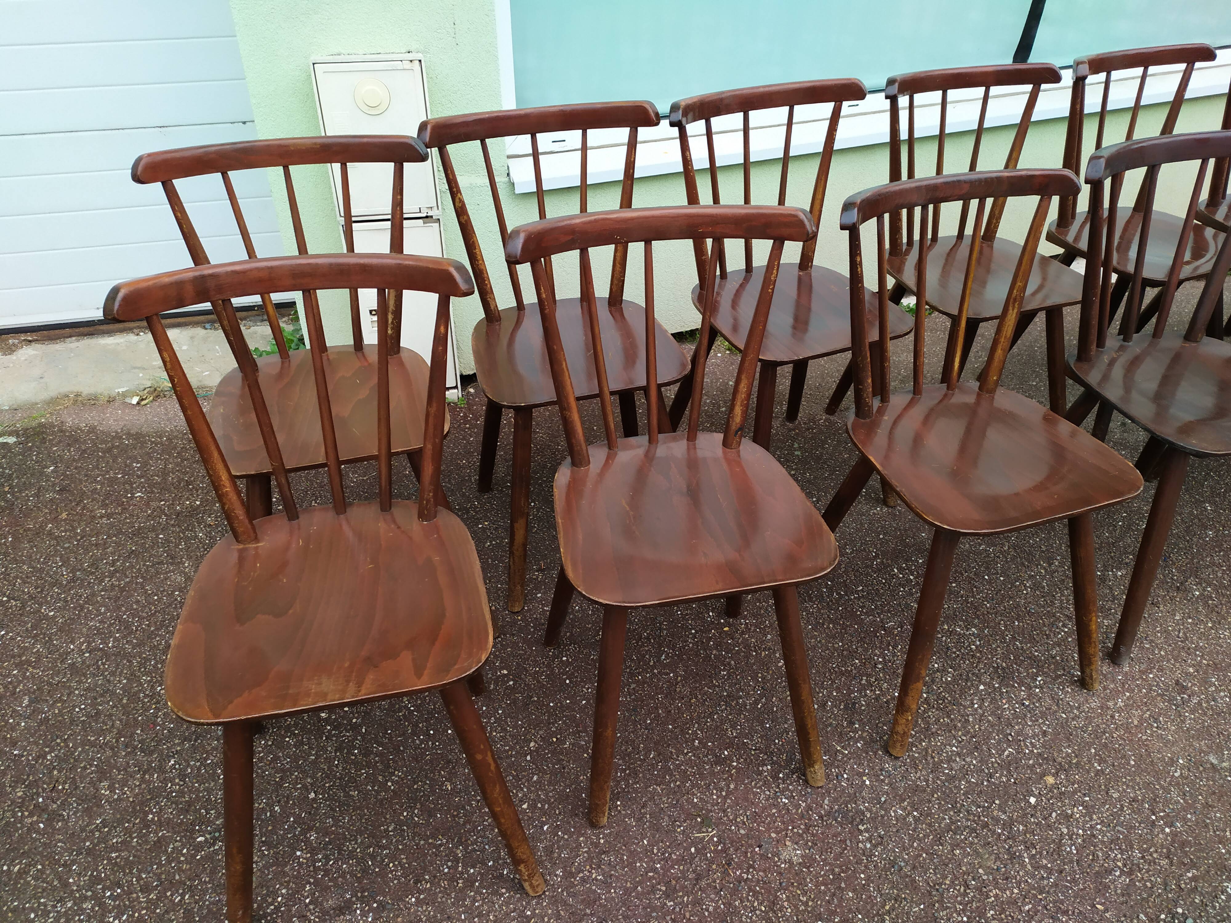 Lot de 20 chaises de bistrot bois - vintage