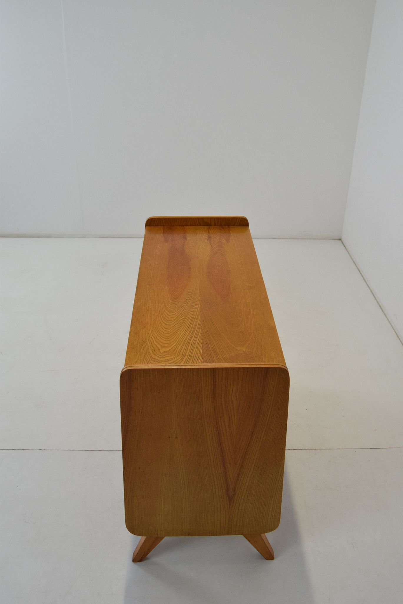 Commode du milieu du siècle Tatra Pravenec années 1960.