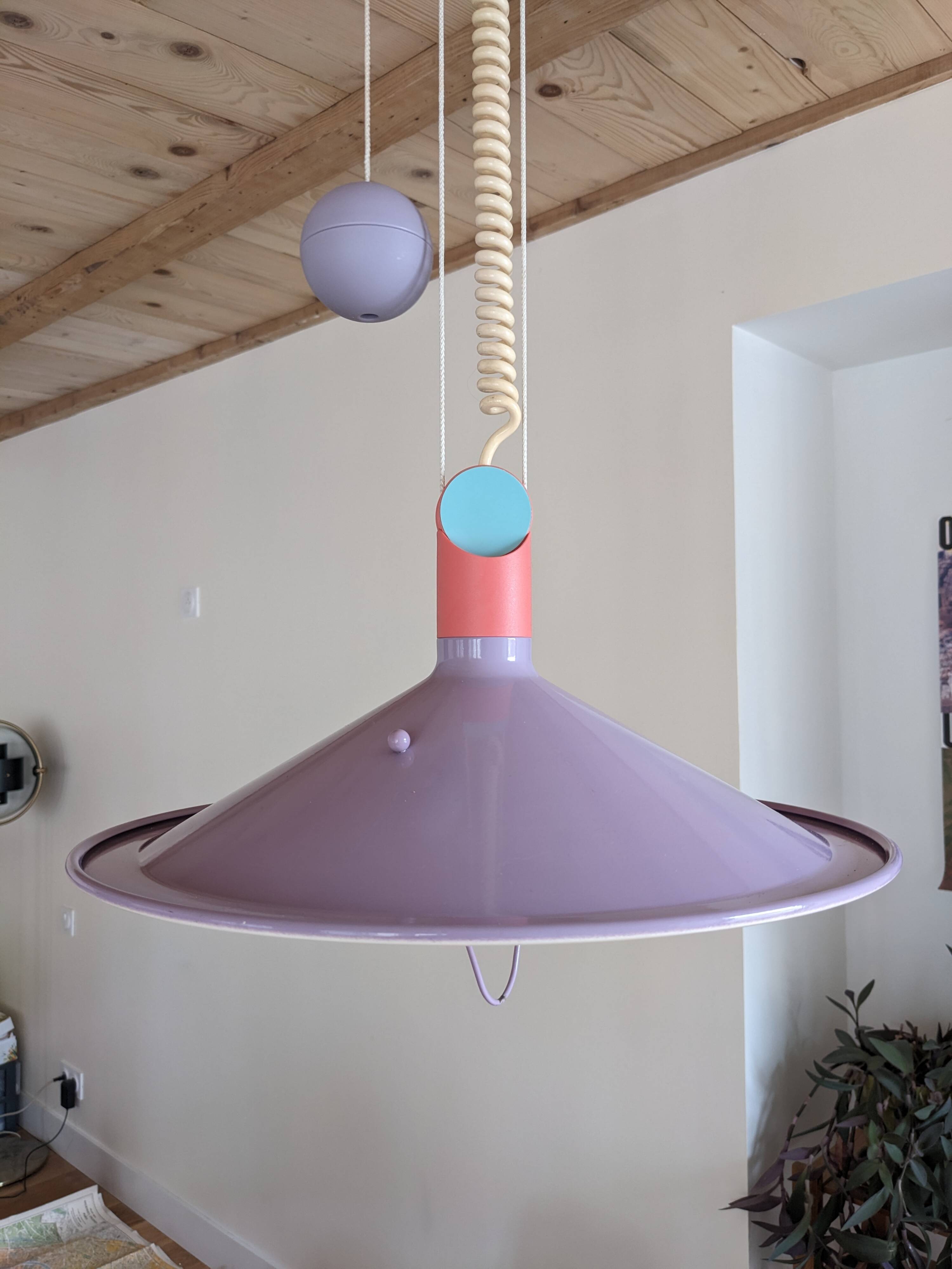 Suspension rises and falls with counterweight - Memphis design from the 80s - Briloner Made in West Germany