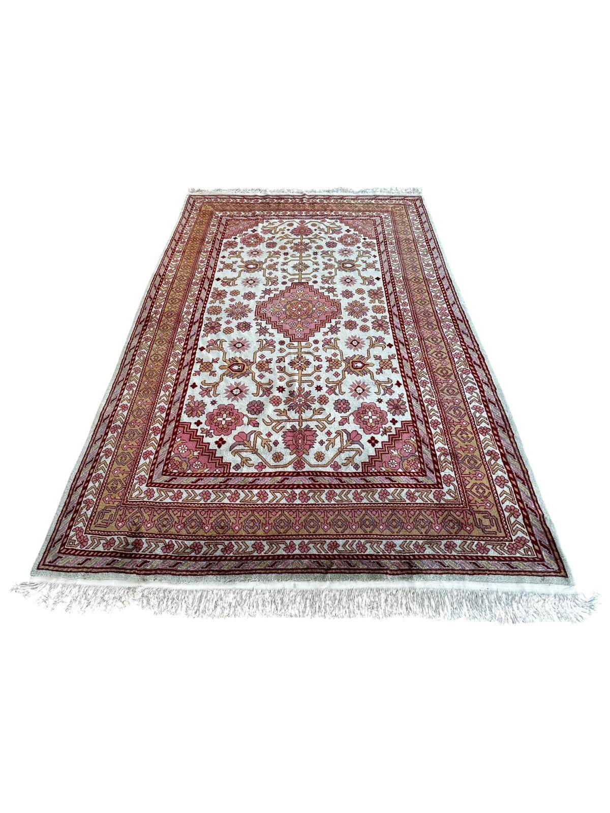 Handmade Chinese rug 250cm x 350cm