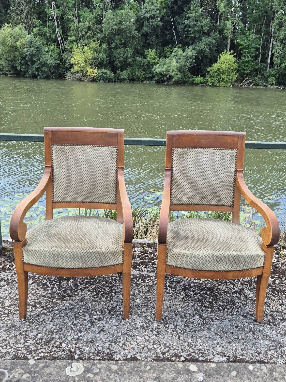 Paire de fauteuils à crosse Empire Restauration 1900s
