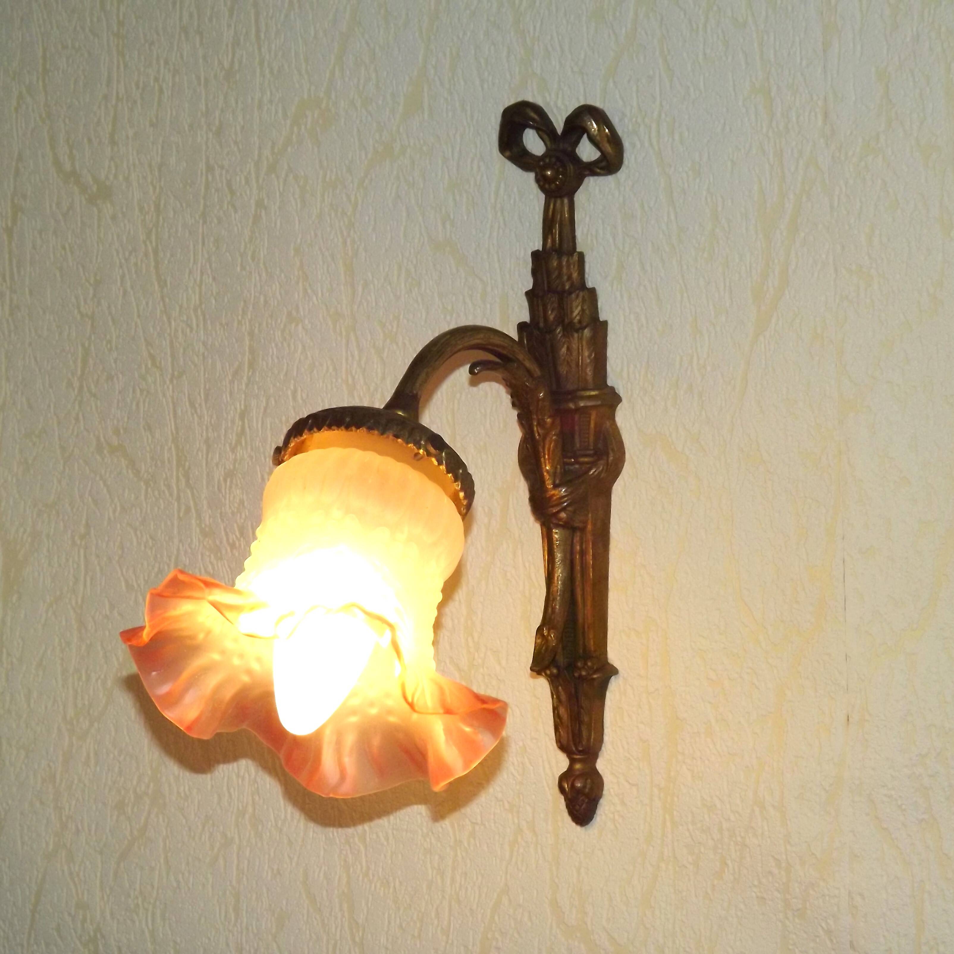 French Bronze Empire Style Ribbon & Bows Wall Light with Frilled Glass Shade 5140