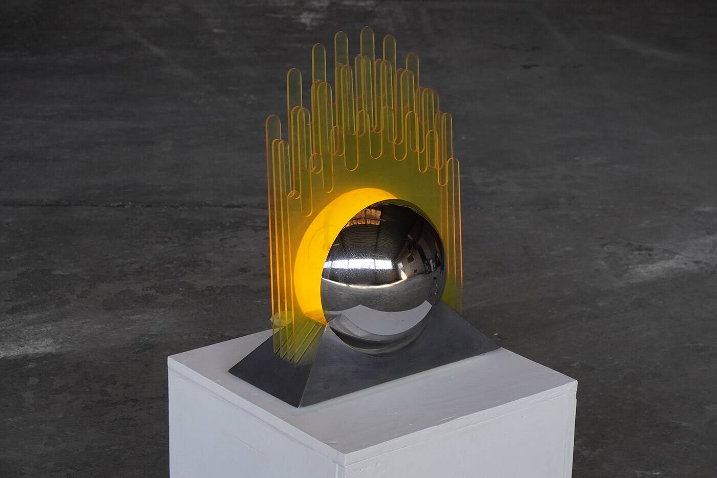 Sergio Giobbi and Patrizia Innocenti for Metalmobili 'Sfera' table lamp, Italy 1970s