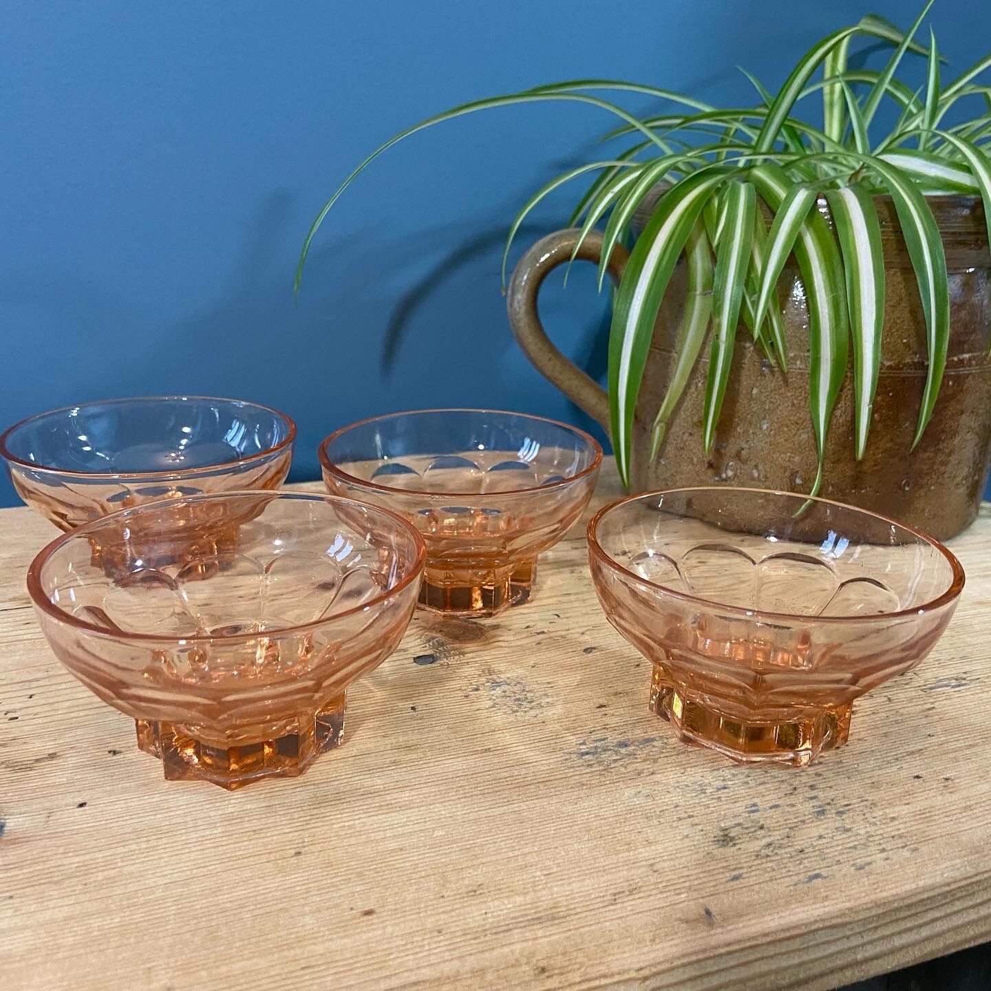 Set of 4 vintage pink glass bowls