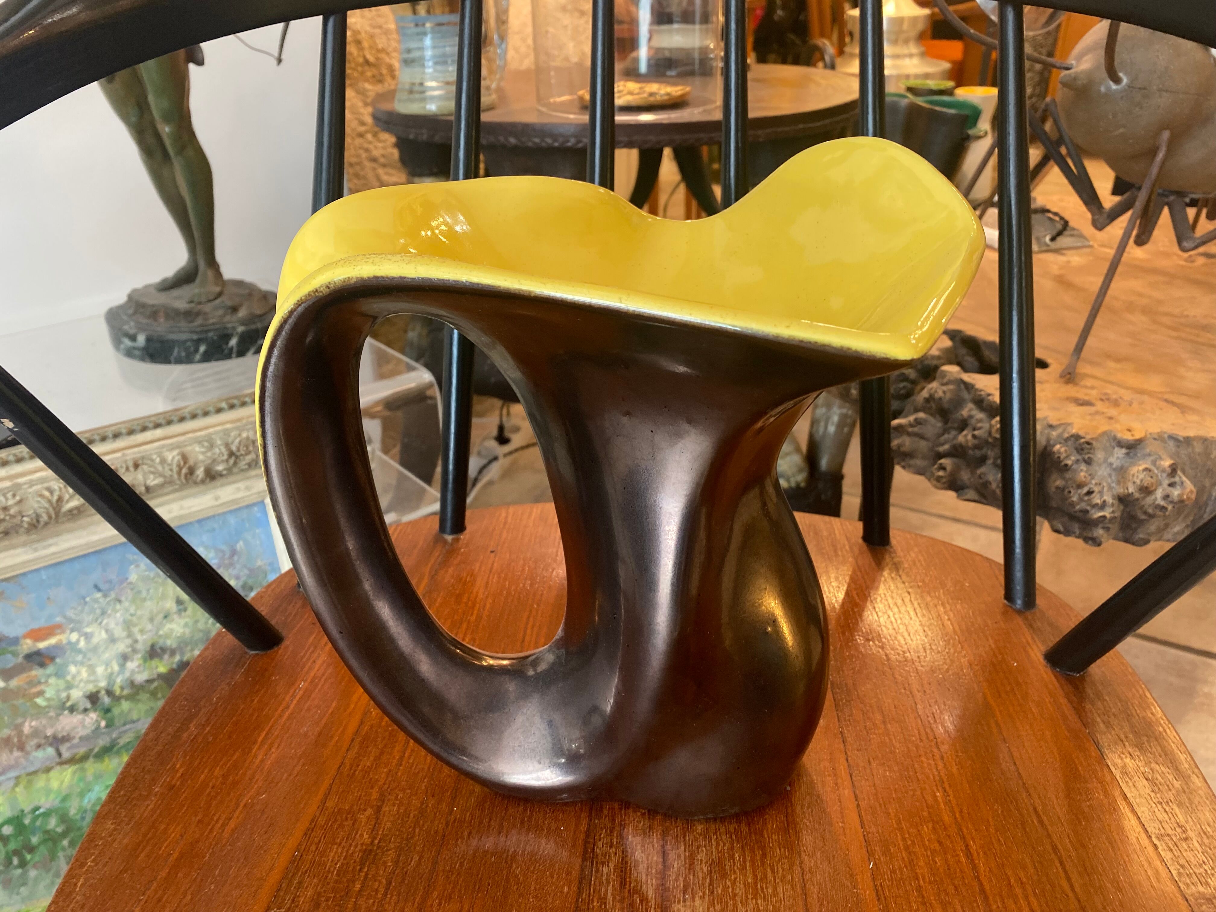 Elchinger style two-tone tulip vase