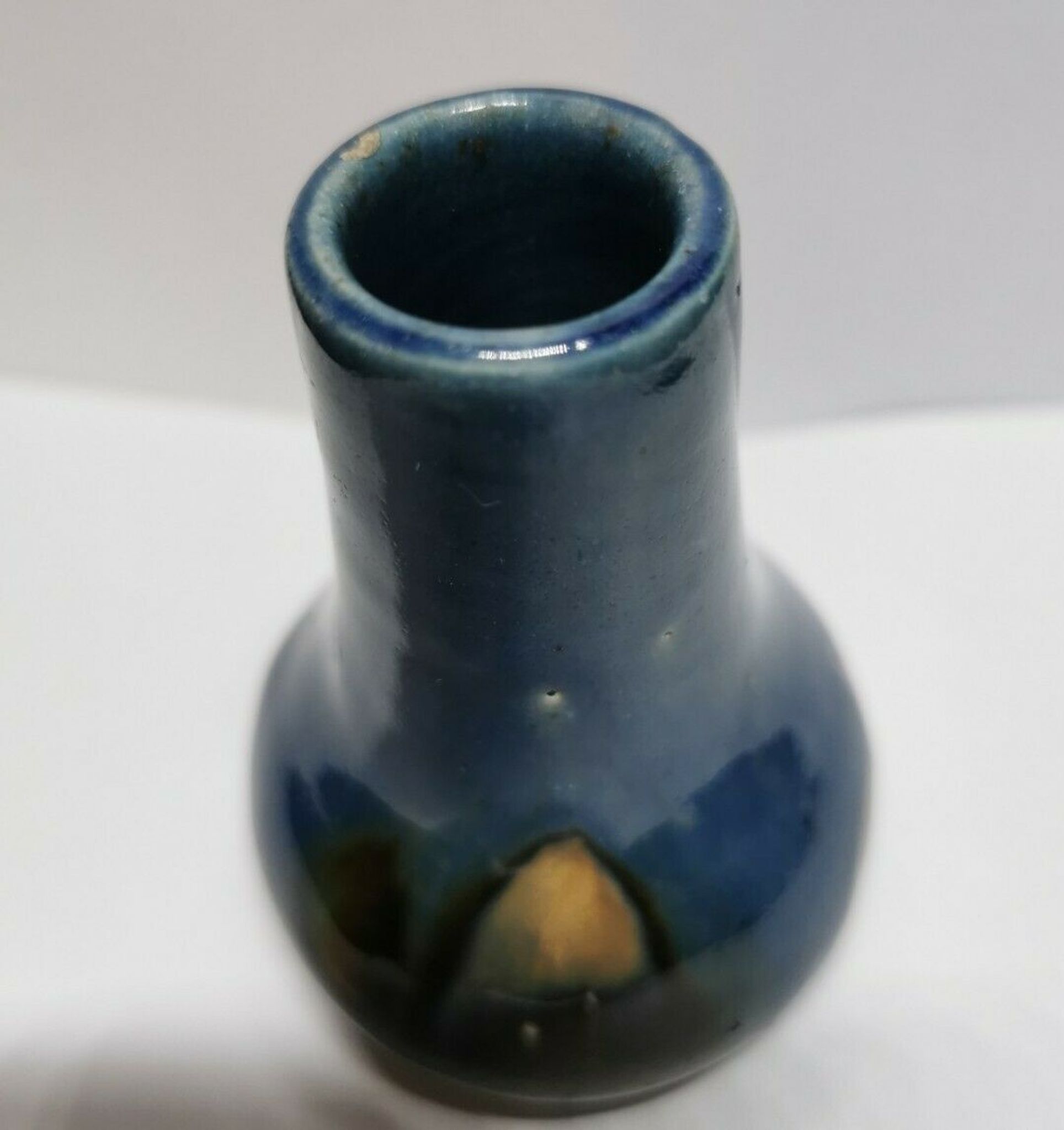 Vase à identifier en céramique vernisée.