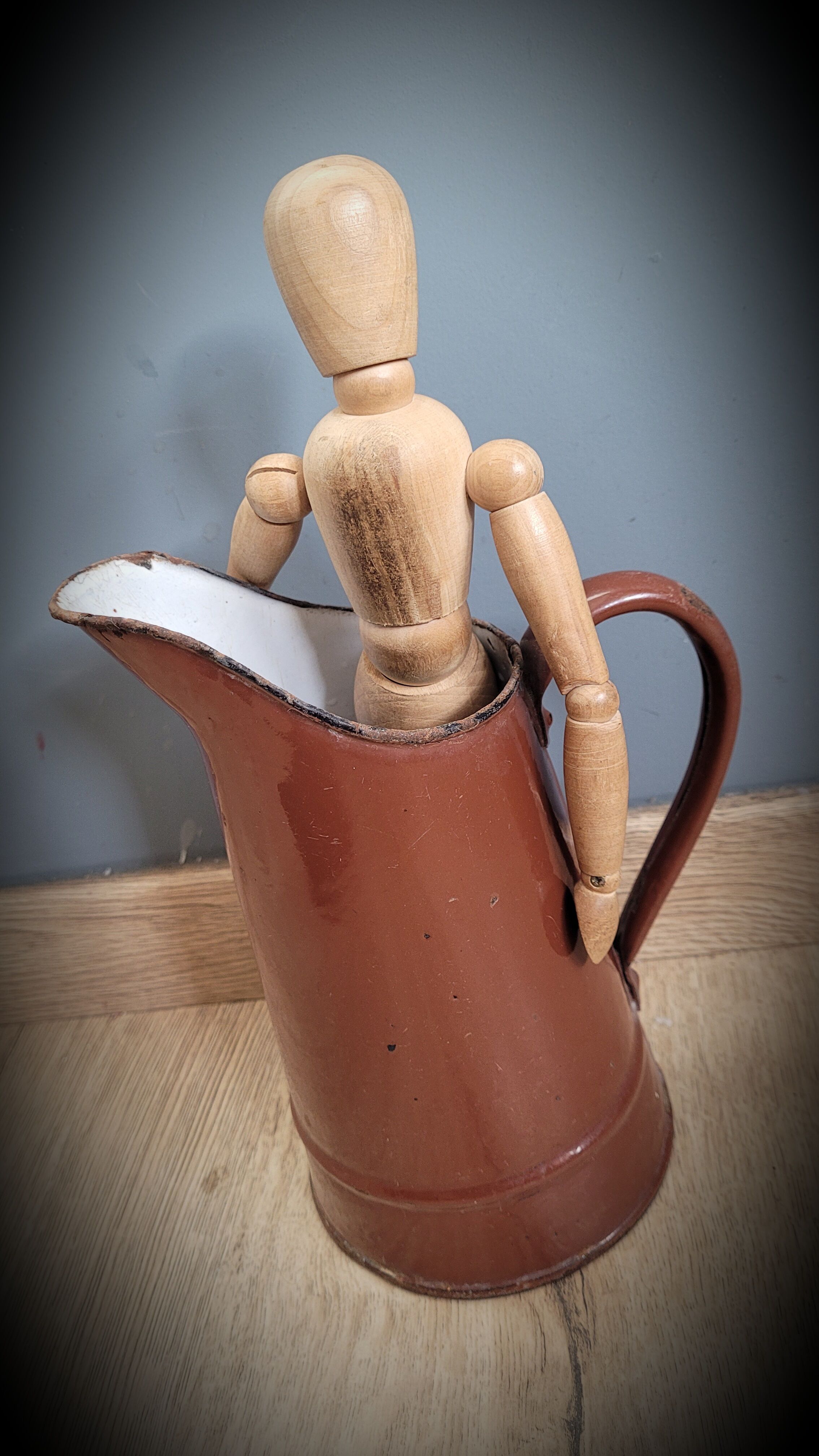 Broc pitcher enamelled brown
