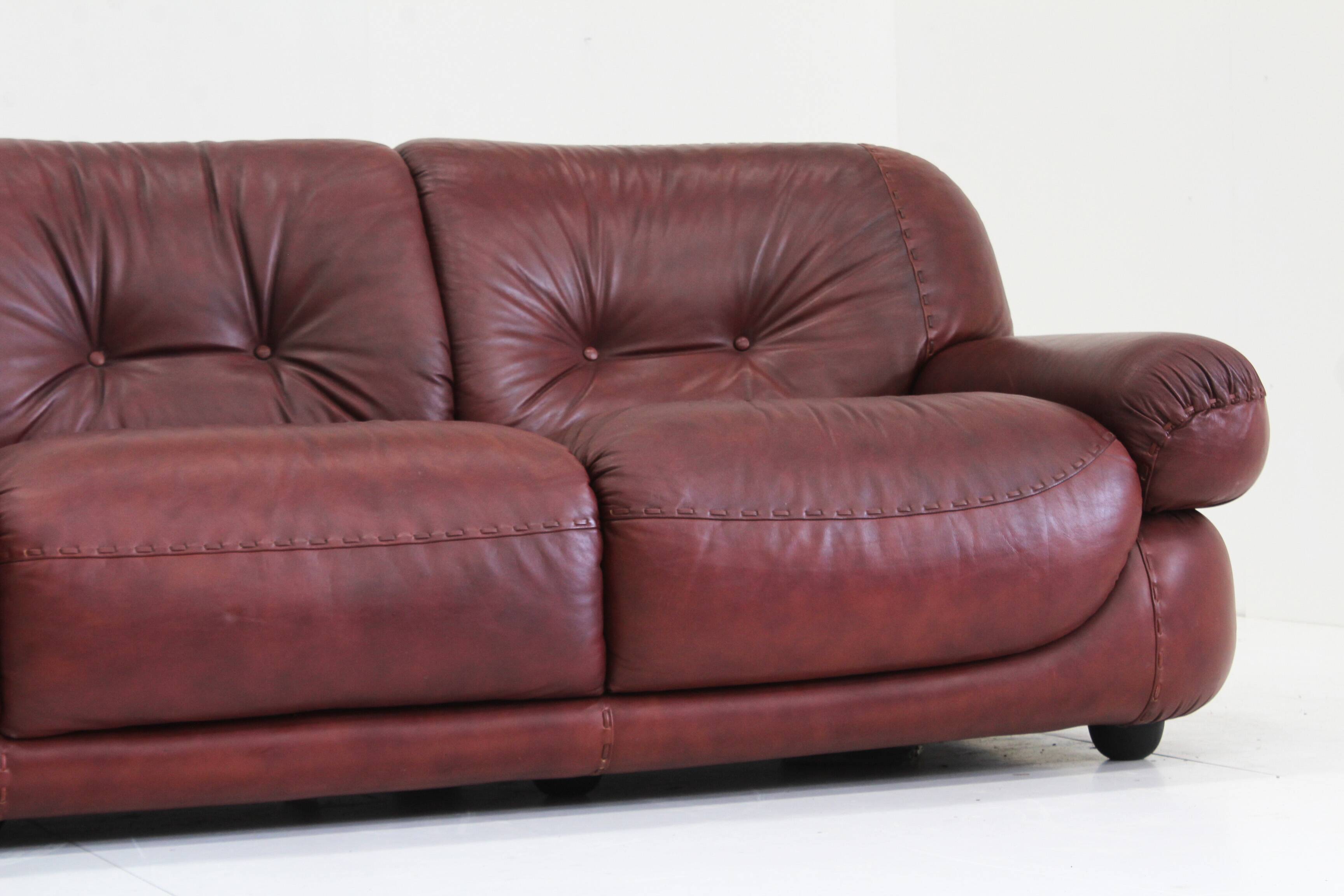 Sapporo Italian leather sofa Mobil Girgi 70s