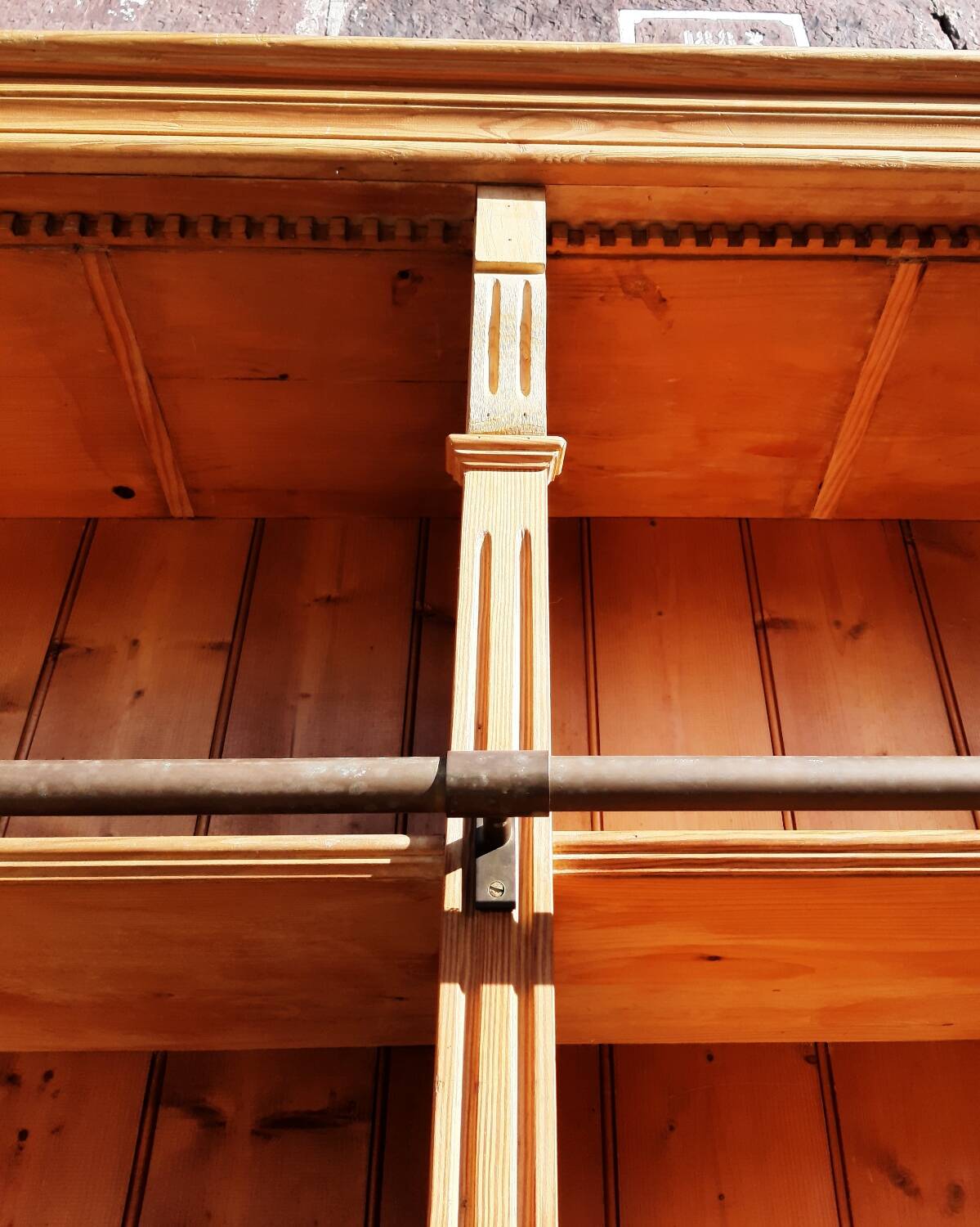 Pine bookcase (251 x 49 x height 288 cm)