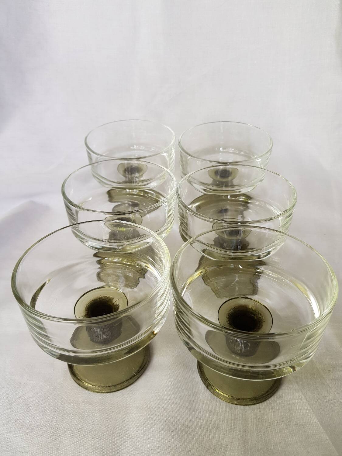 Ensemble de 6 tasses à dessert à pied vert par Venam Italie 1970