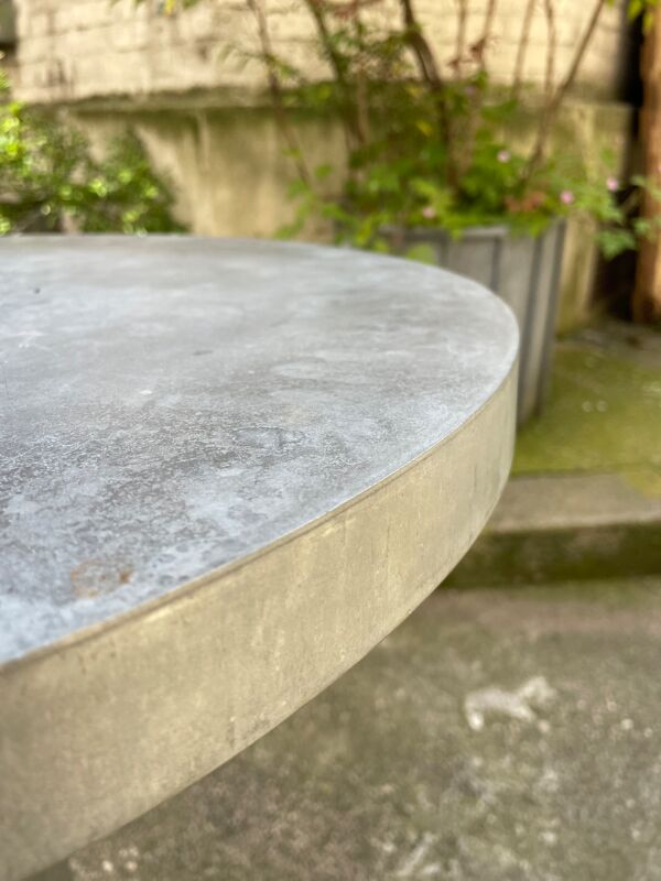 Table de bar en zinc