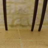 2 chaises de style en bois massif avec assise tissus velours rouge