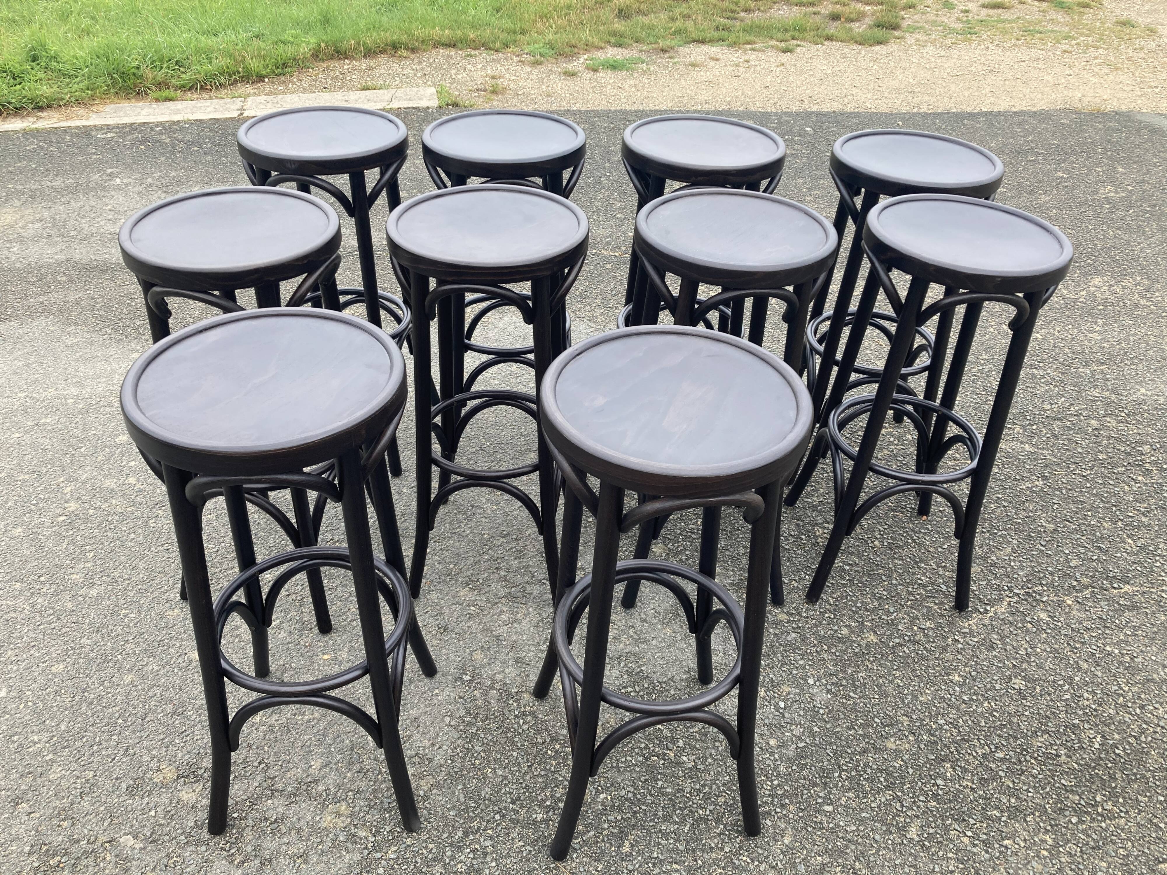 Set of 10 bar stools