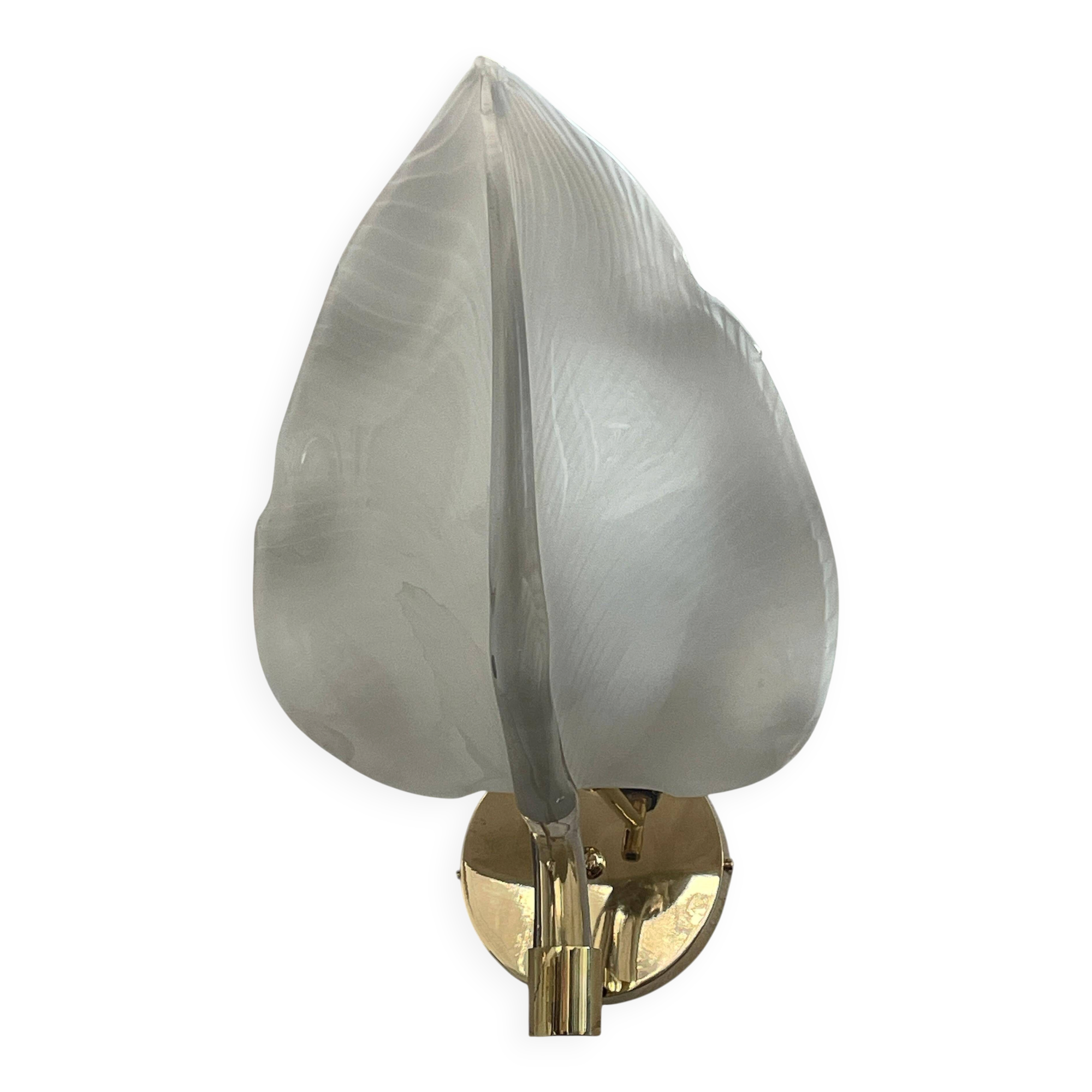 Set of 3 Murano glass wall lamps in white and brass, 1970s.