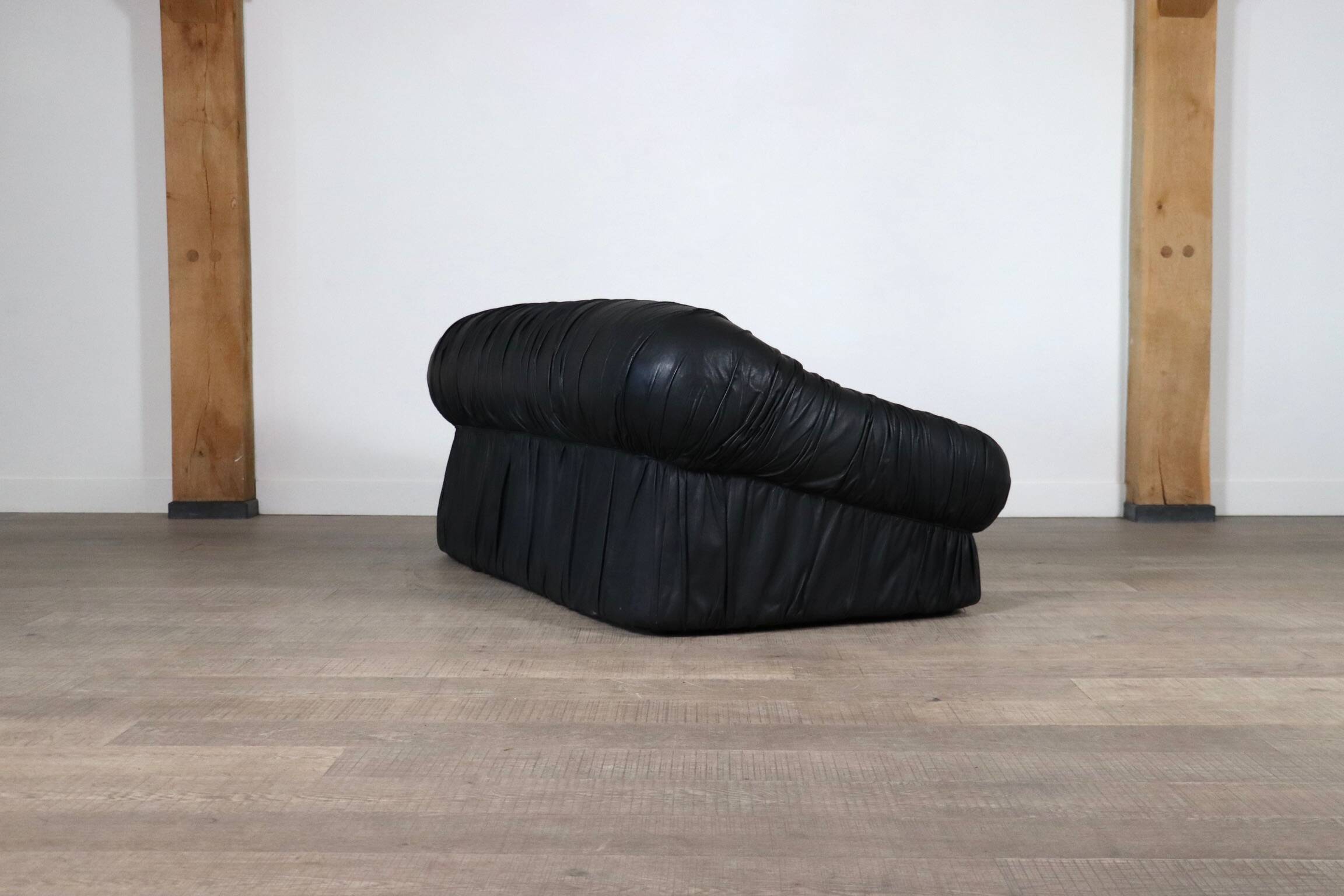 Vintage sofa by De Pas D’Urbino & Lomazzi in black leather for Dall’Oca, 19
