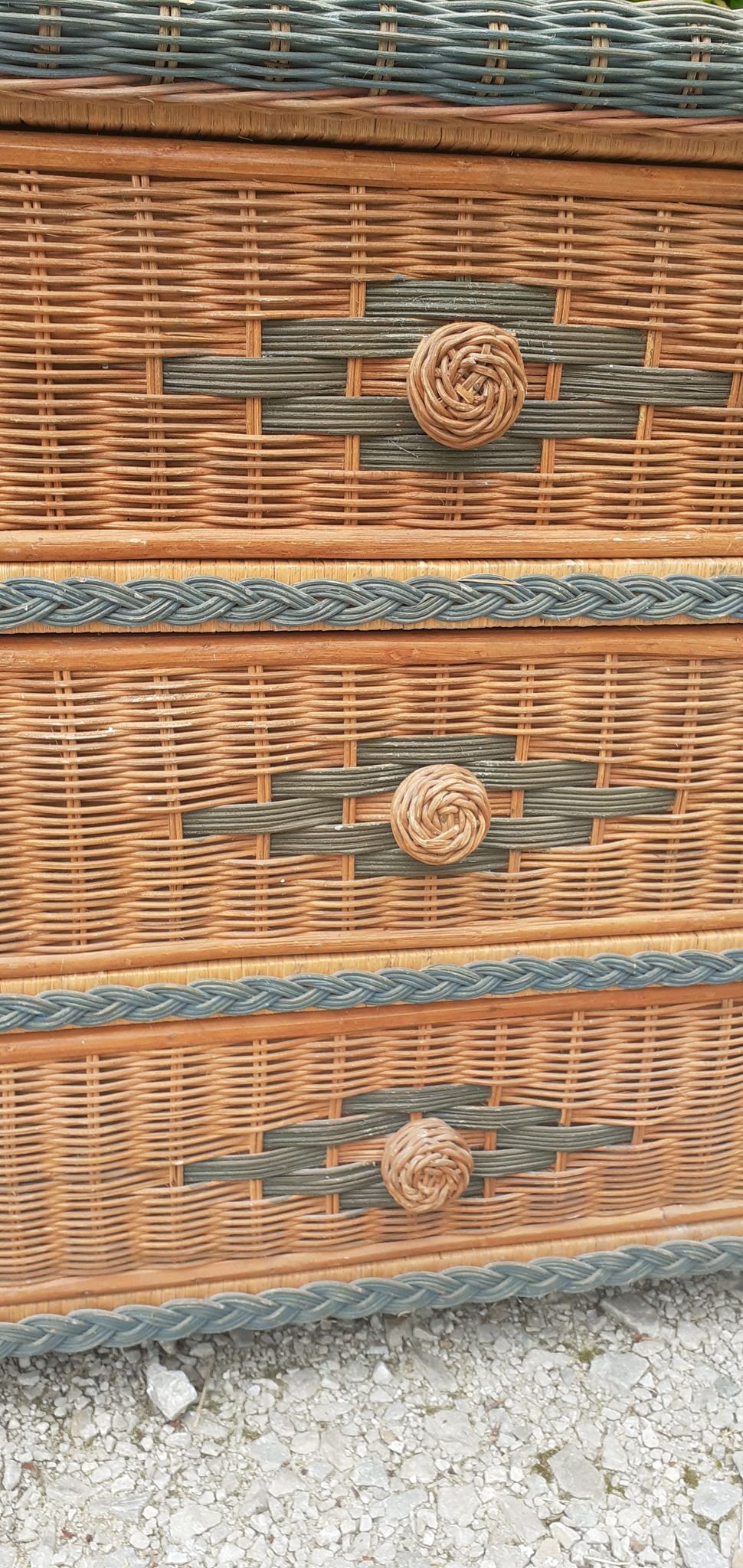 Chest of drawers 3 drawers in vintage rattan wicker