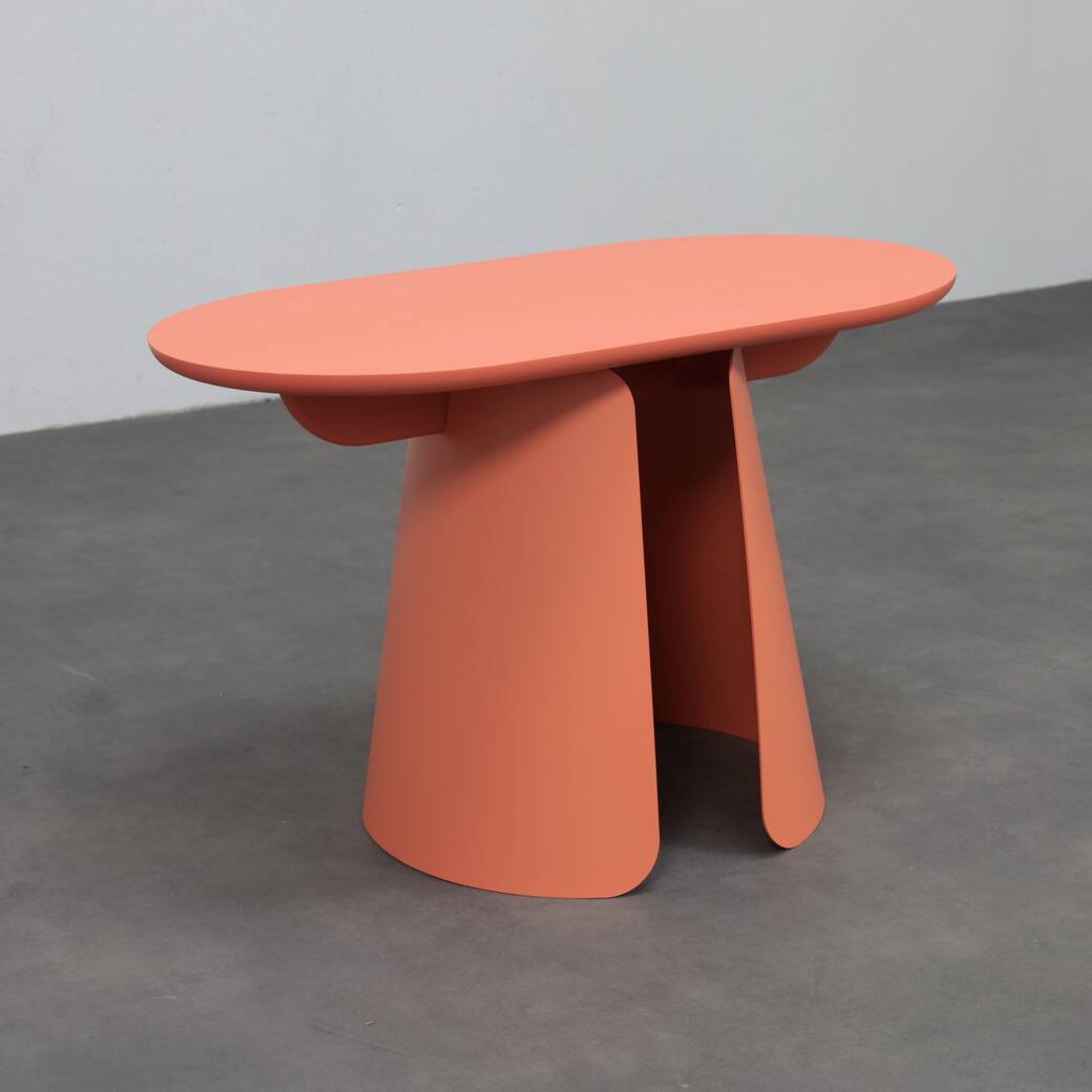 Side table Totem Pill by Puik Design pink