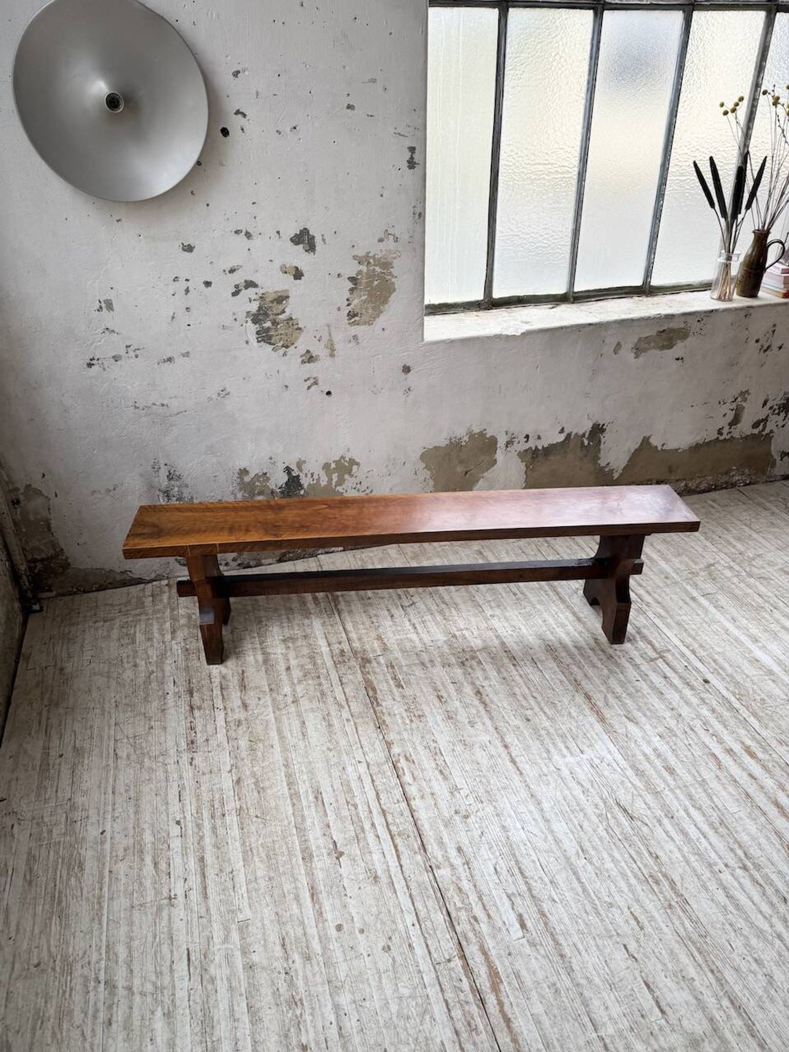 Paire de bancs noyer 1900