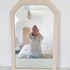 Miroir biseauté et mouluré beige