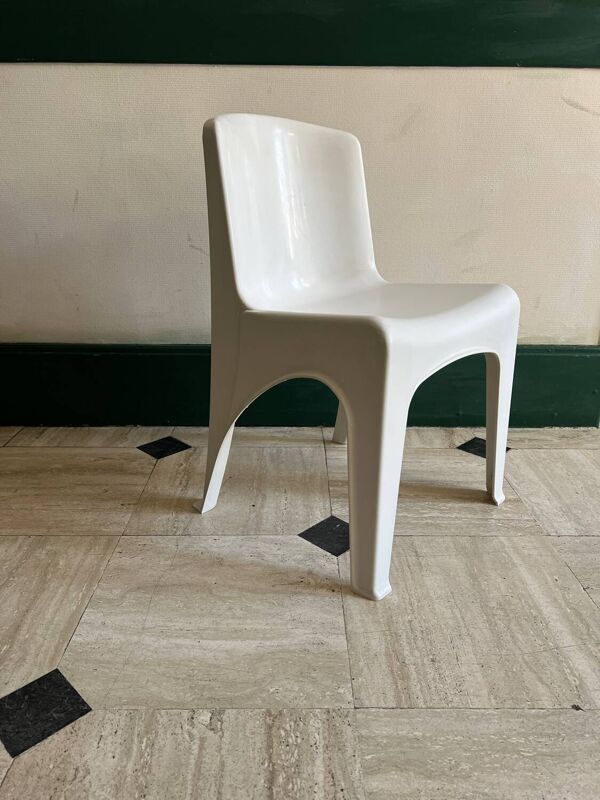 Chaise monobloc design Gilac 1970