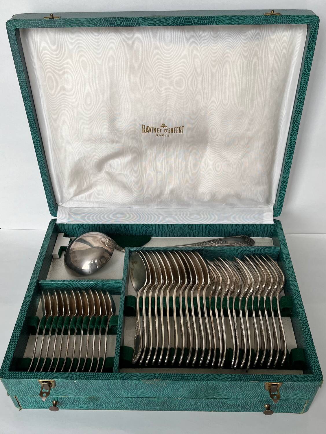 Ravinet d'Enfert silver plated cutlery set