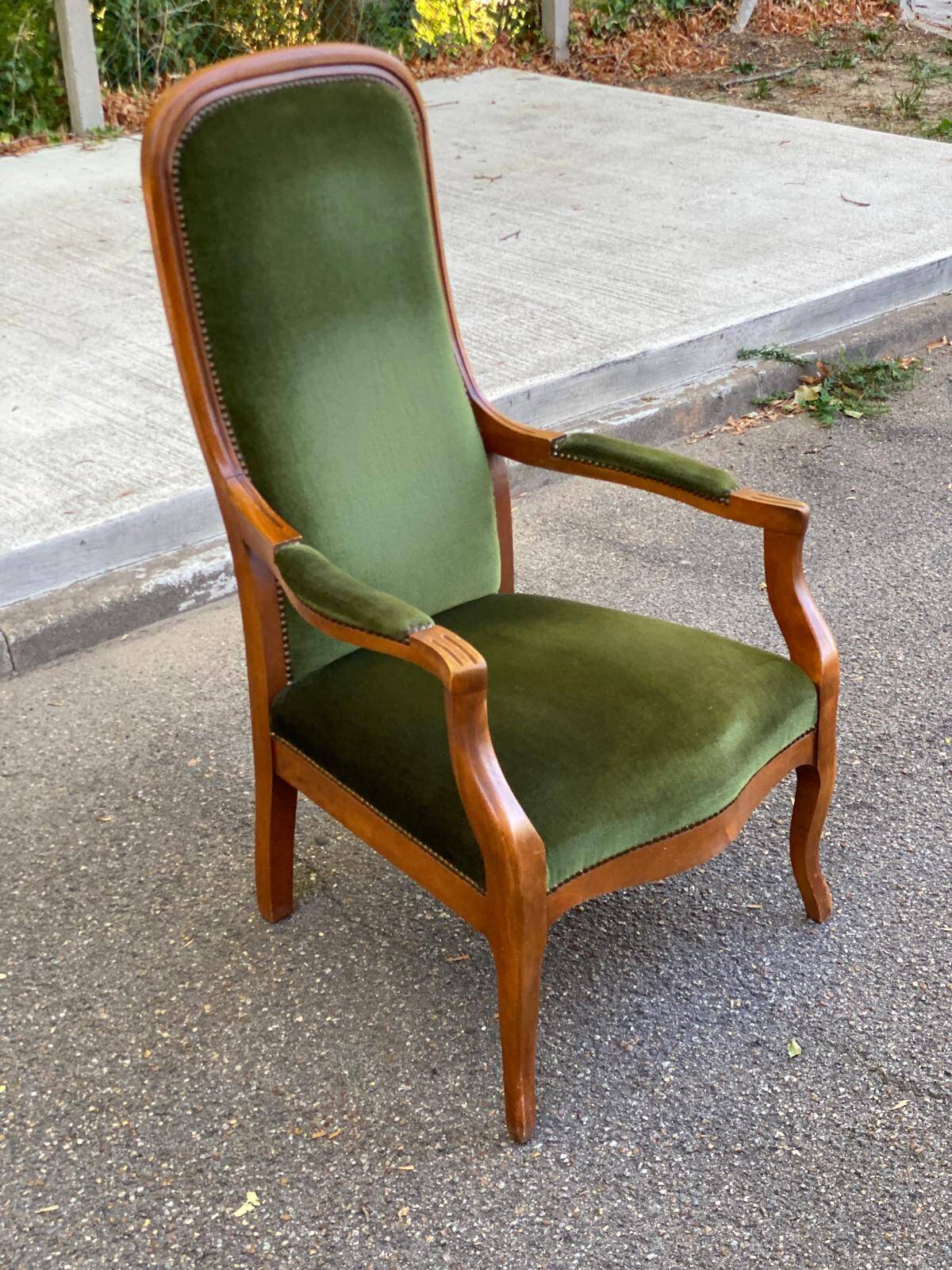 Fauteuil Voltaire Louis Philippe velours vert mousse confortable 1970