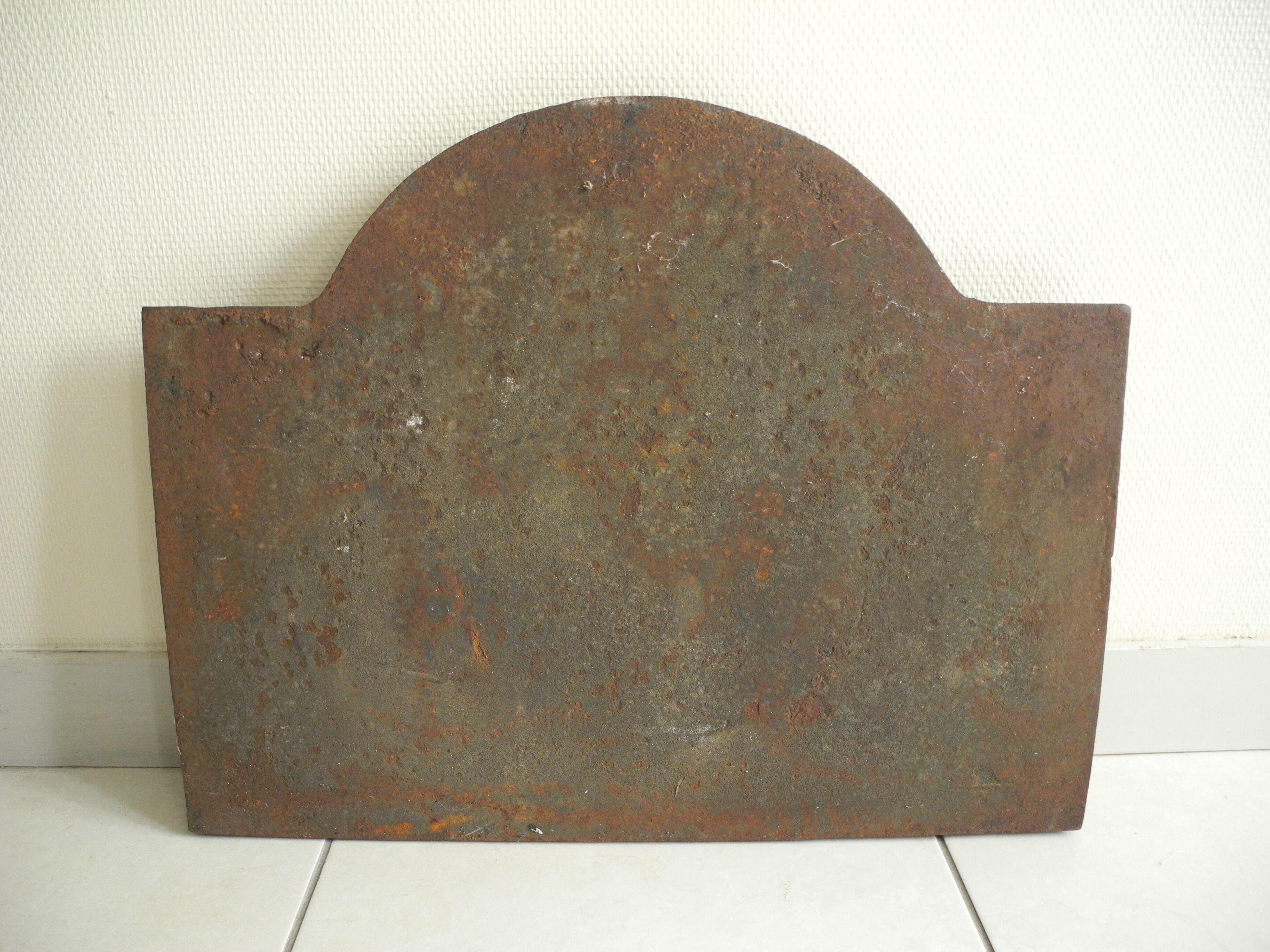plate fireplace cast nineteenth old cast iron fireback 19th coat of arms lions lily