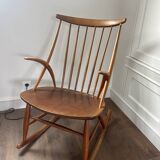 Chaise a bascule en bois