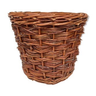 Braided wicker pot cover