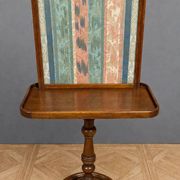Table de lecture en noyer à écran tissu – époque Napoléon III