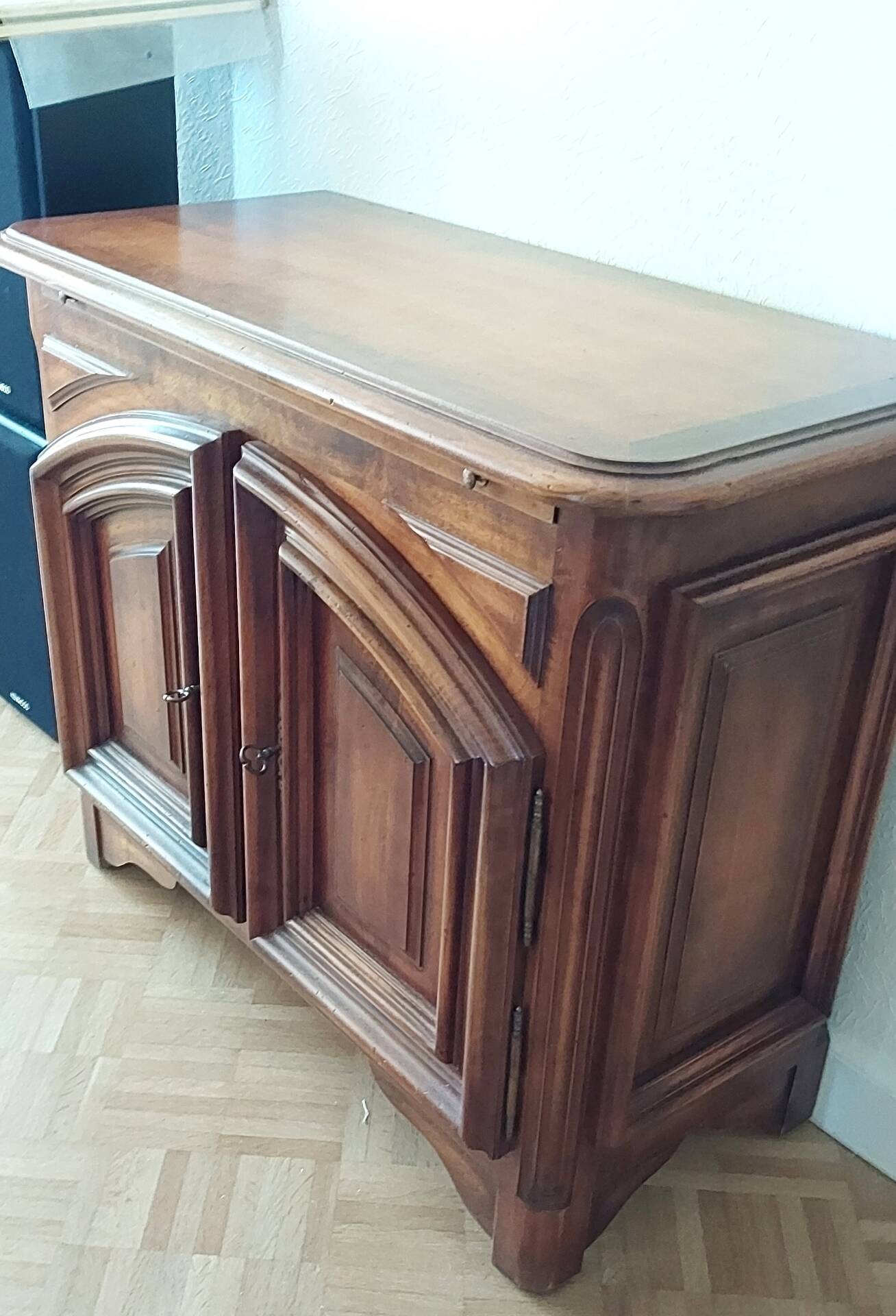 Small storage unit