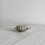 Silver-plated metal shell-shaped butter dish