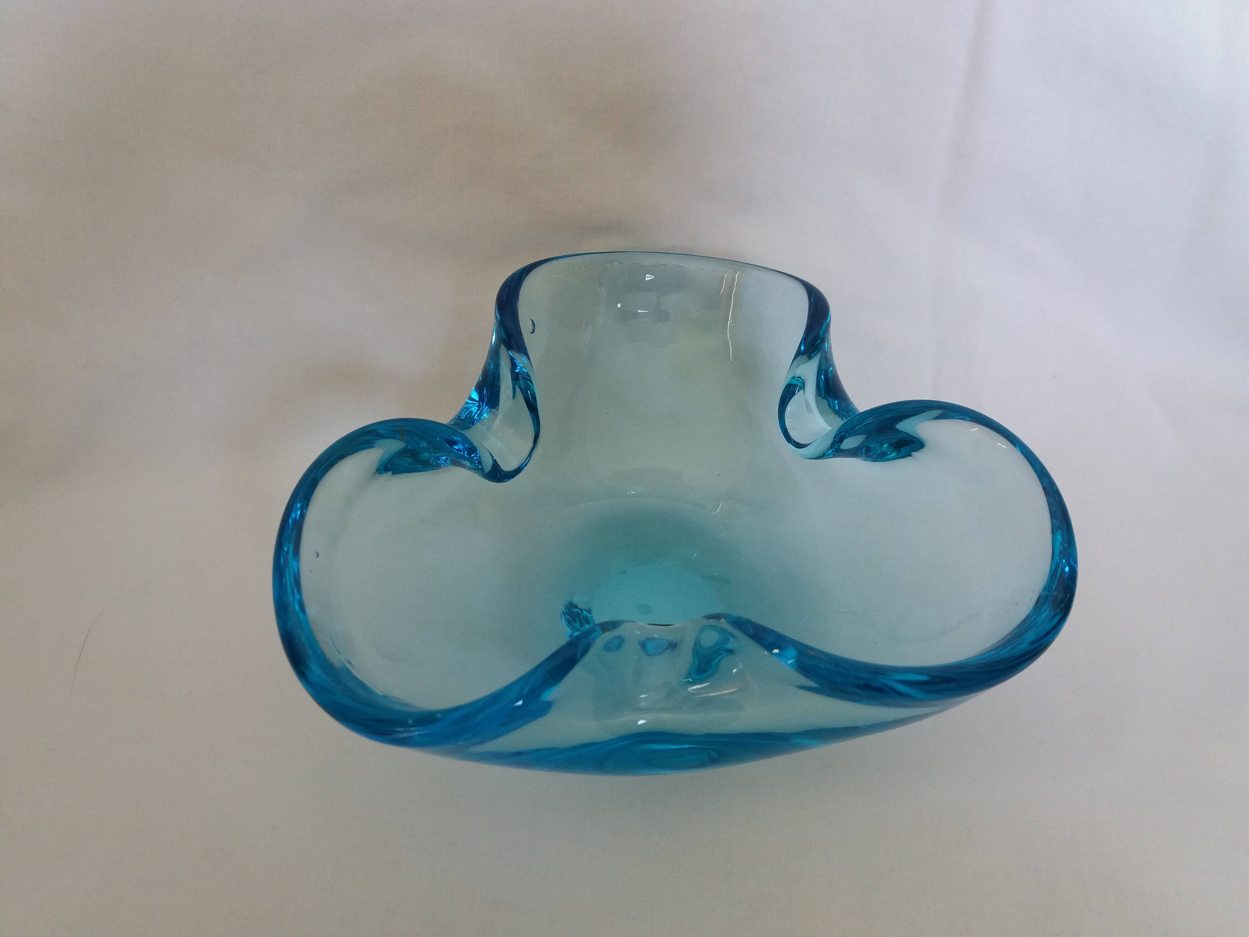Murano turquoise blue glass trilobed empty pocket ashtray