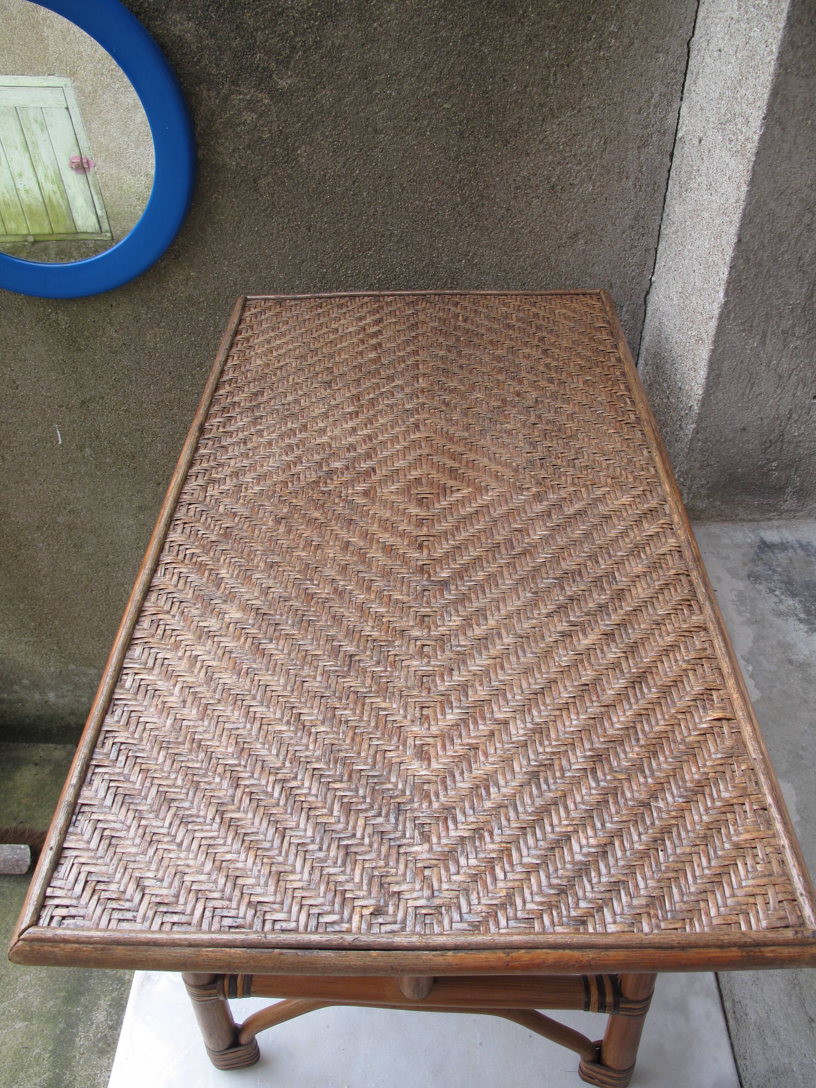 Folding rattan coffee table