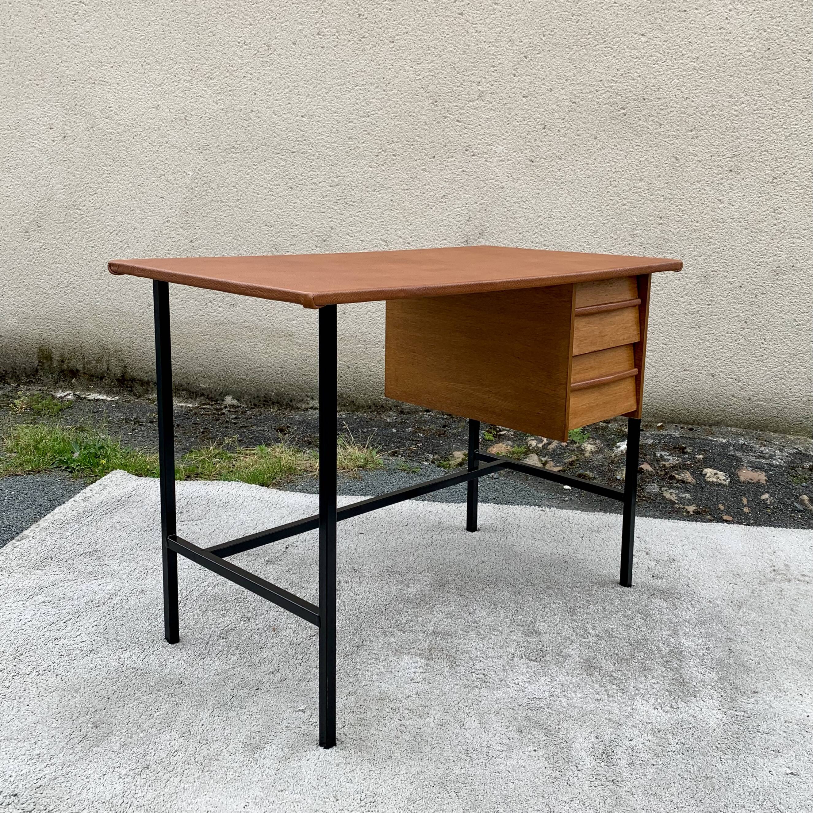 Desk with 2 drawers, leather top, Havana, 1950.