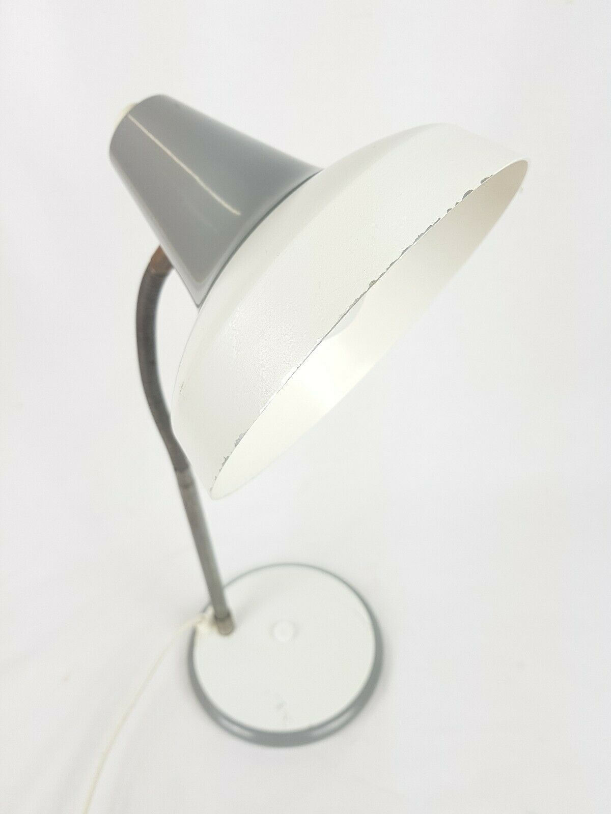 Large steerable desk lamp in white laquered metal 70s