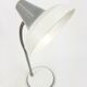 Grande lampe de bureau orientable en métal laqué blanc années 70