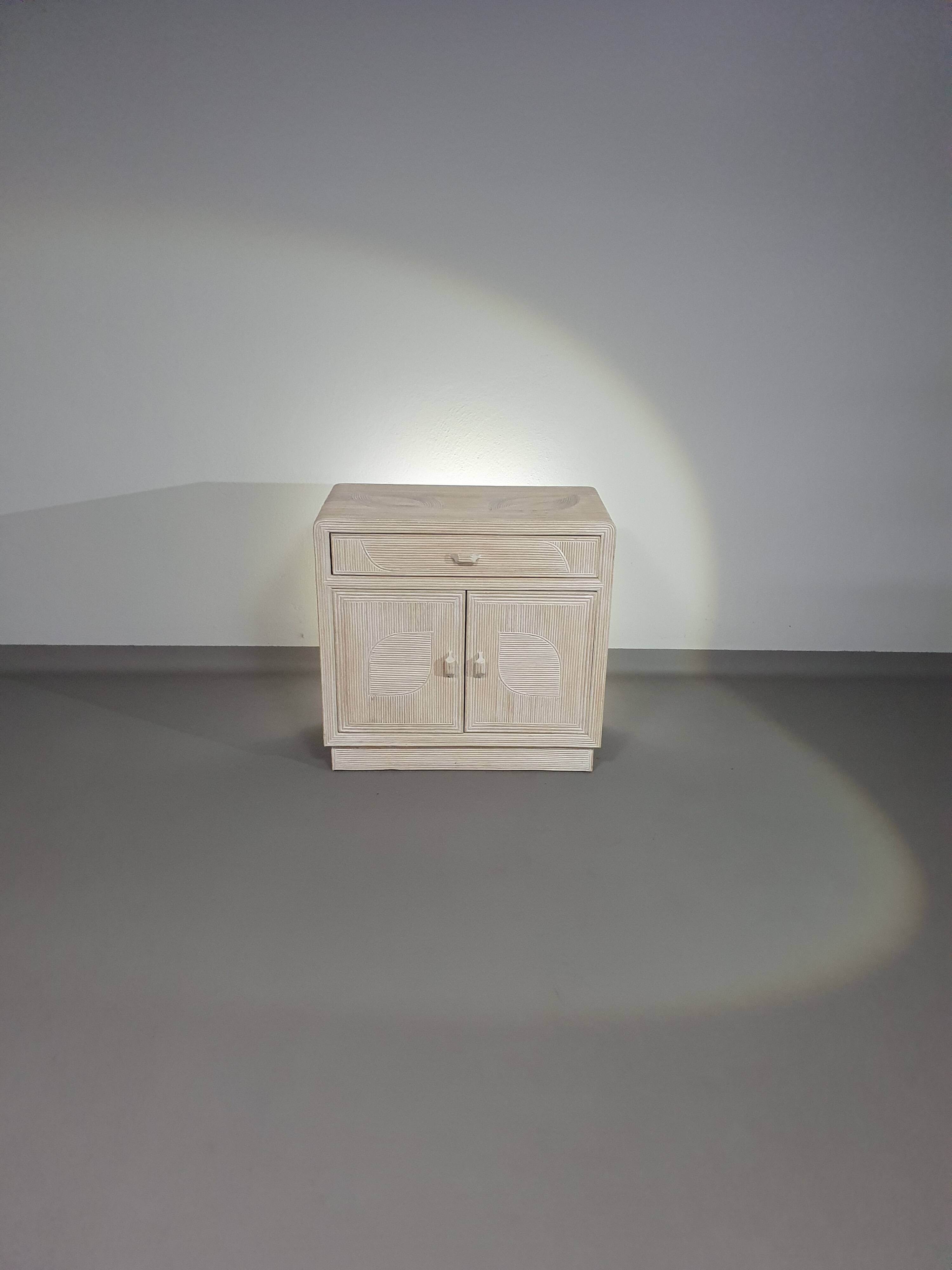 Split reed side board/cabinet 80 x 80 x 40 cm