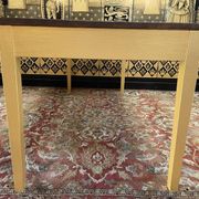 Farmhouse table with spindle legs Gold - Gold