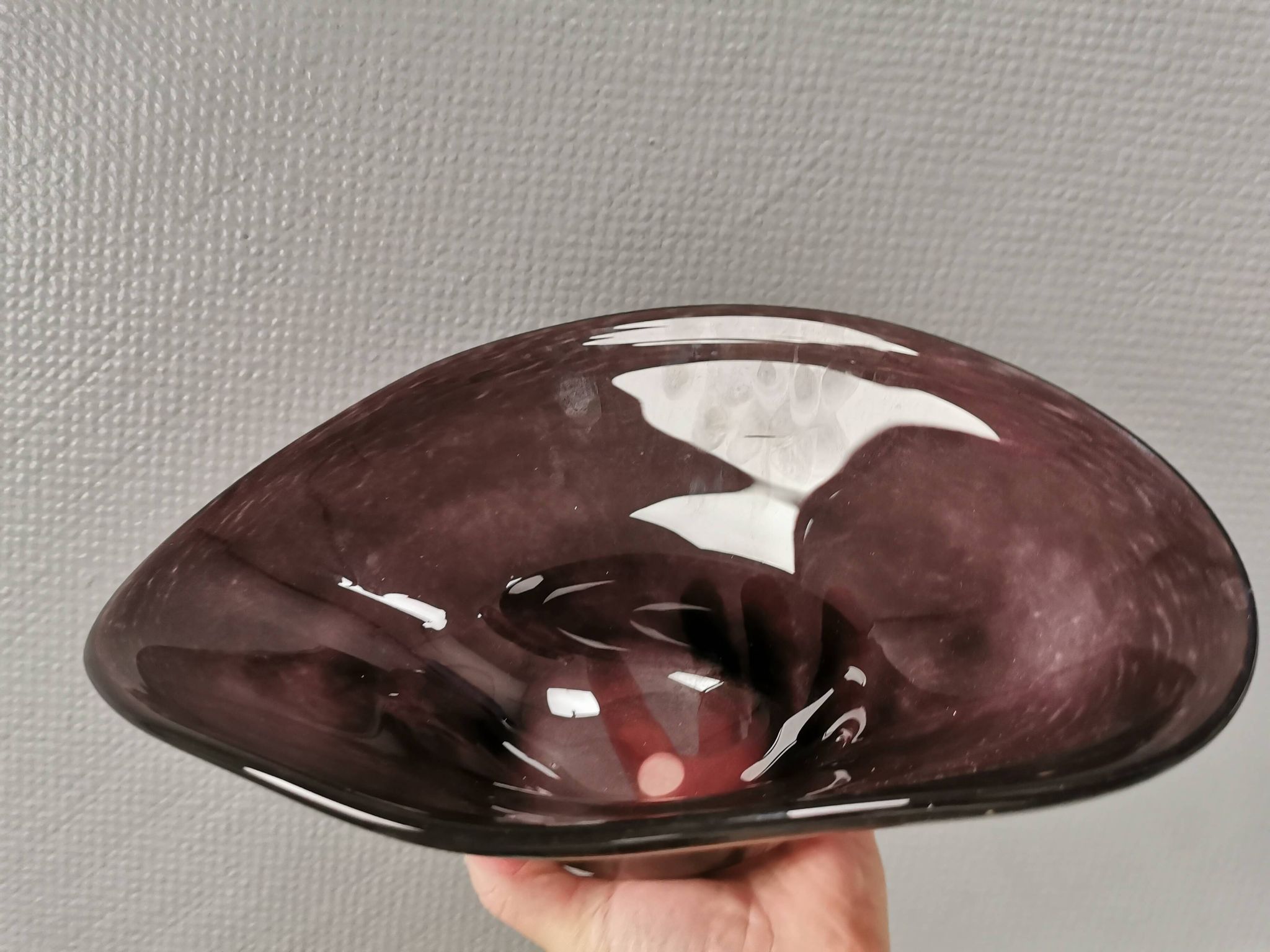 Large dish in several layers of glass, in a beautiful purple colour 1980s