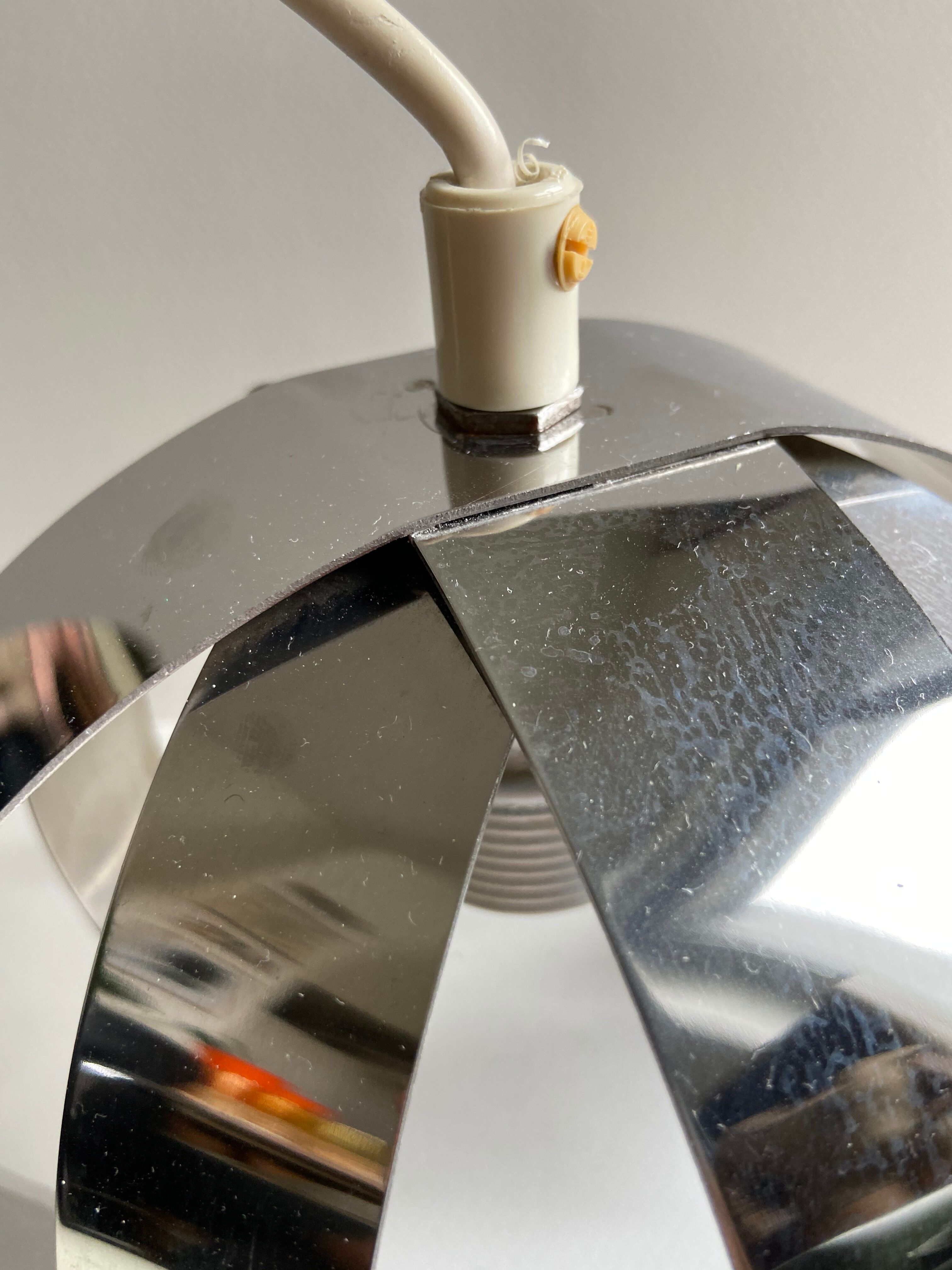 Chrome aluminium hanging lamp