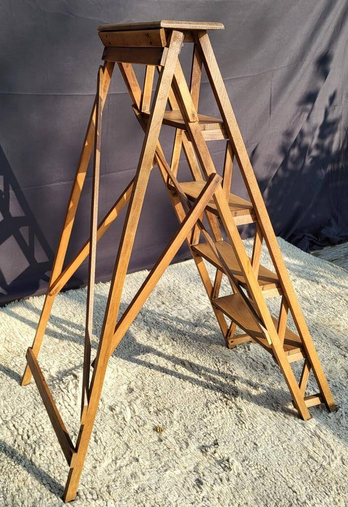 Vintage folding stepladder display 5 steps